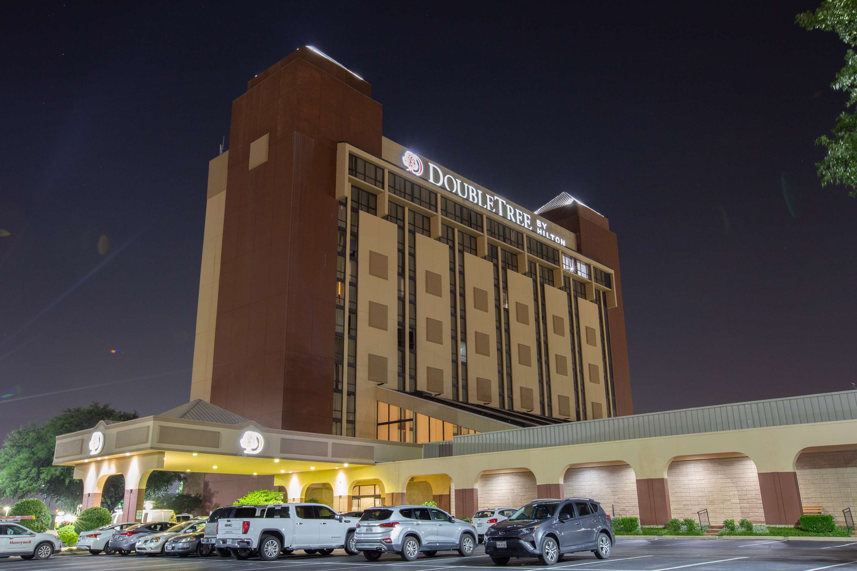 Exterior | DoubleTree by Hilton Dallas - Richardson