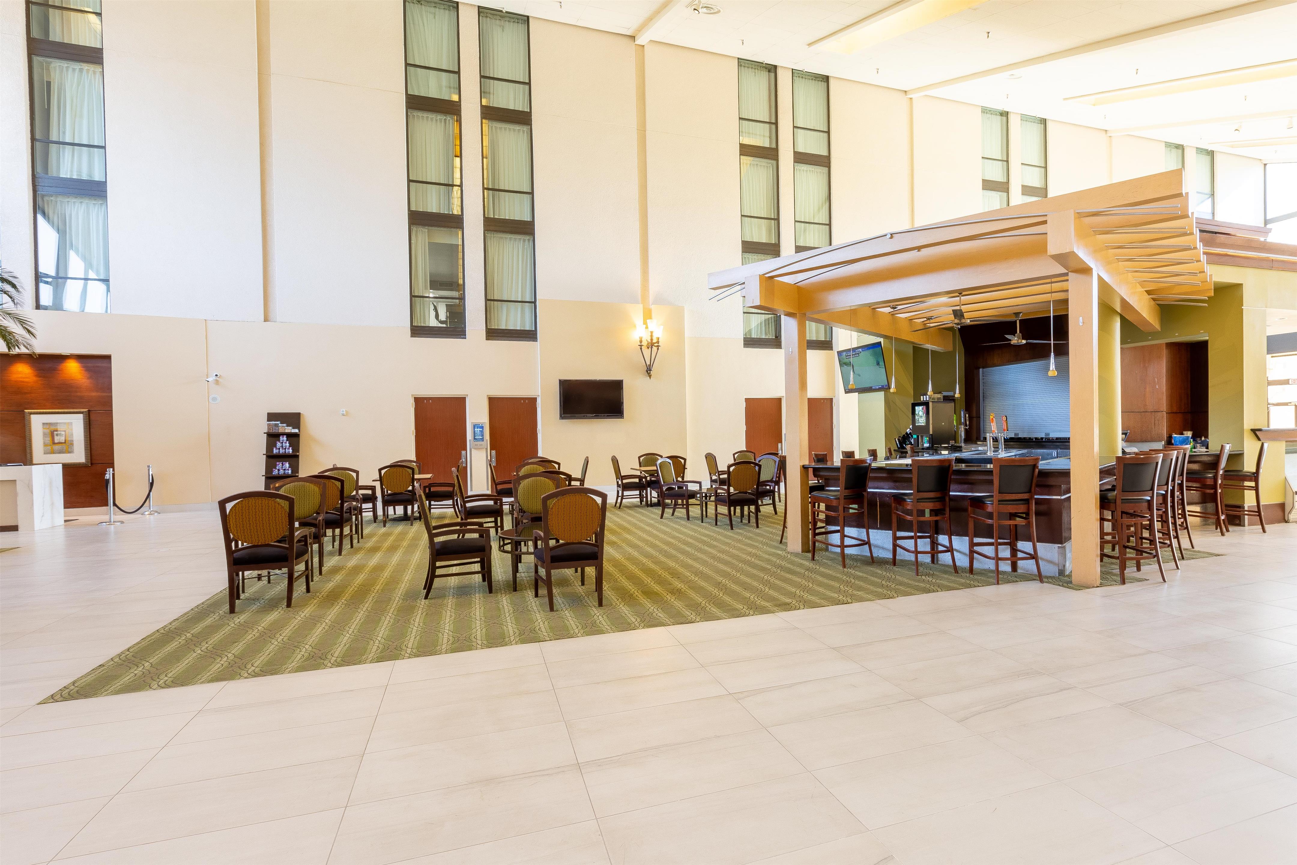 Lobby | DoubleTree by Hilton Dallas - Richardson