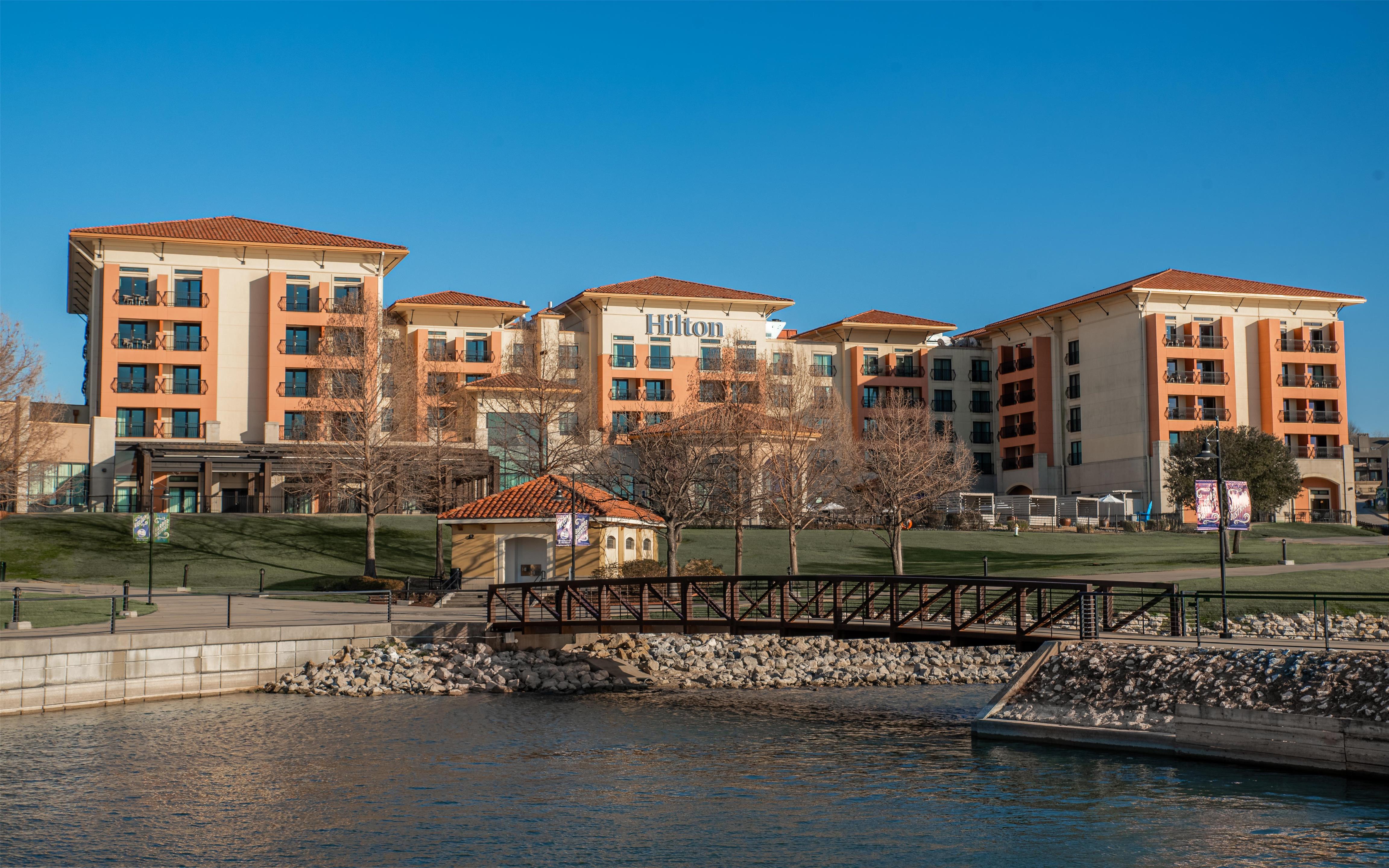 Exterior | Hilton Dallas/Rockwall Lakefront