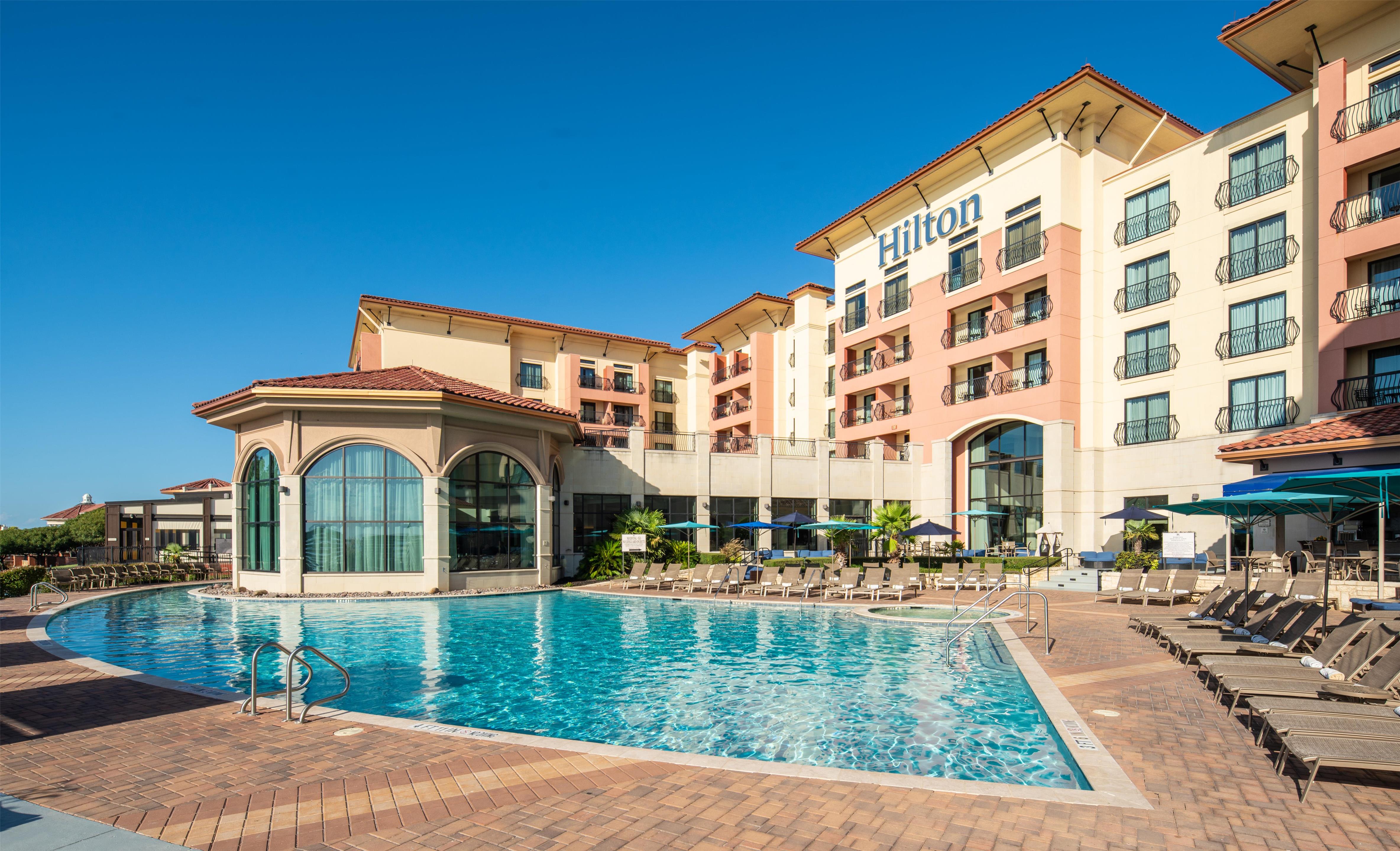 Pool | Hilton Dallas/Rockwall Lakefront