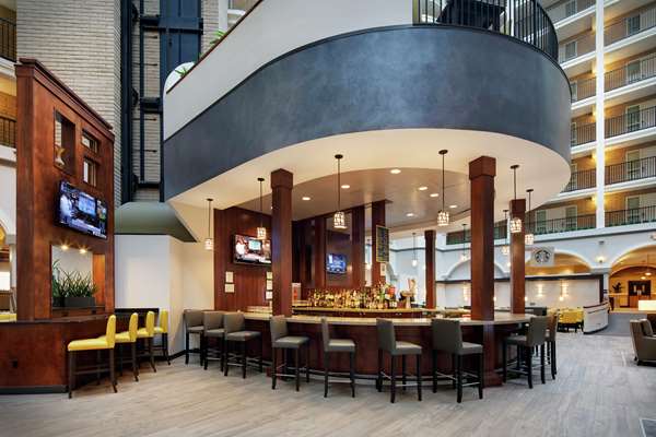 Bar - Embassy Suites Park Central Dallas