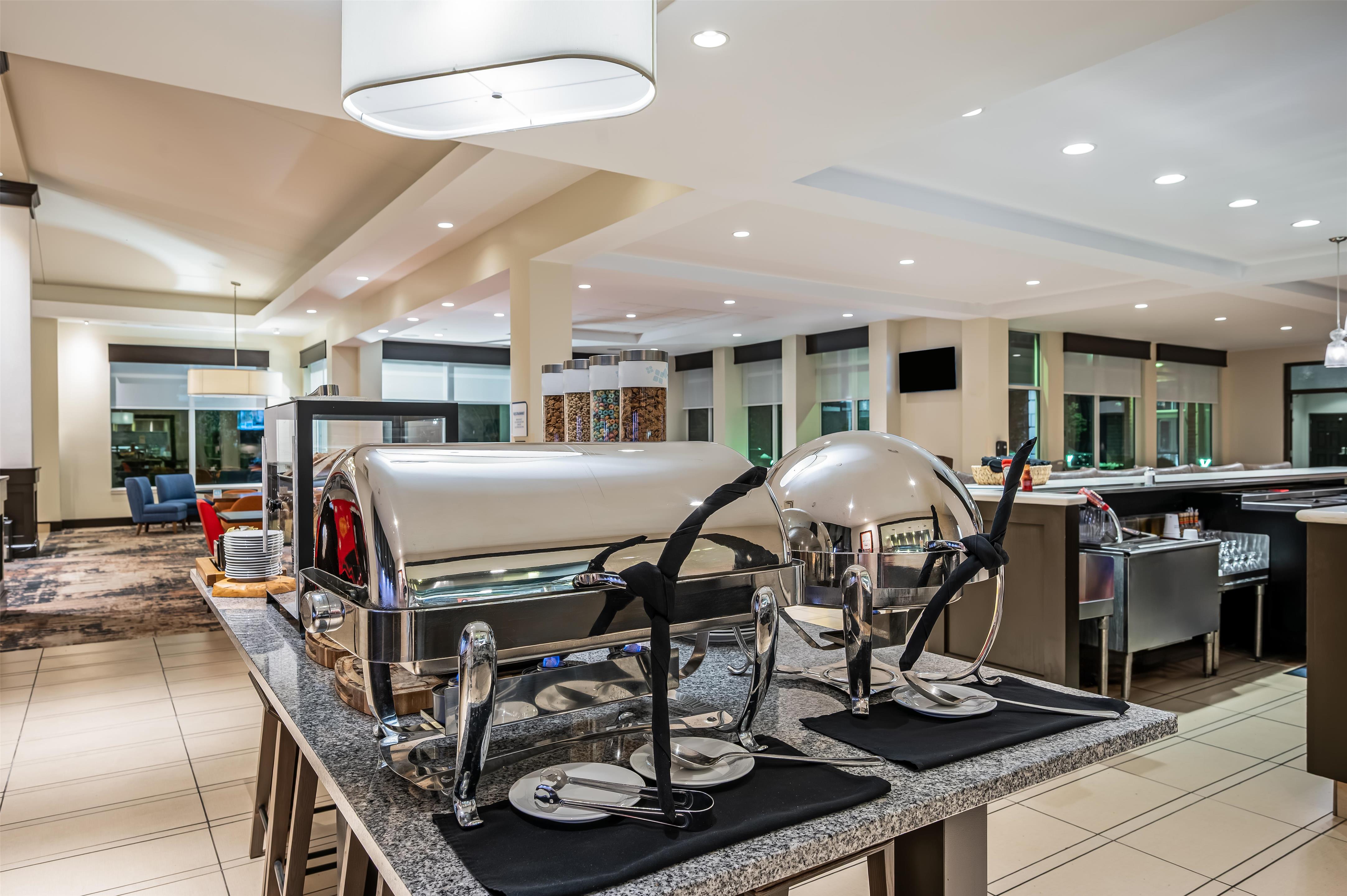 Restaurant | Hilton Garden Inn Dayton South-Austin Landing