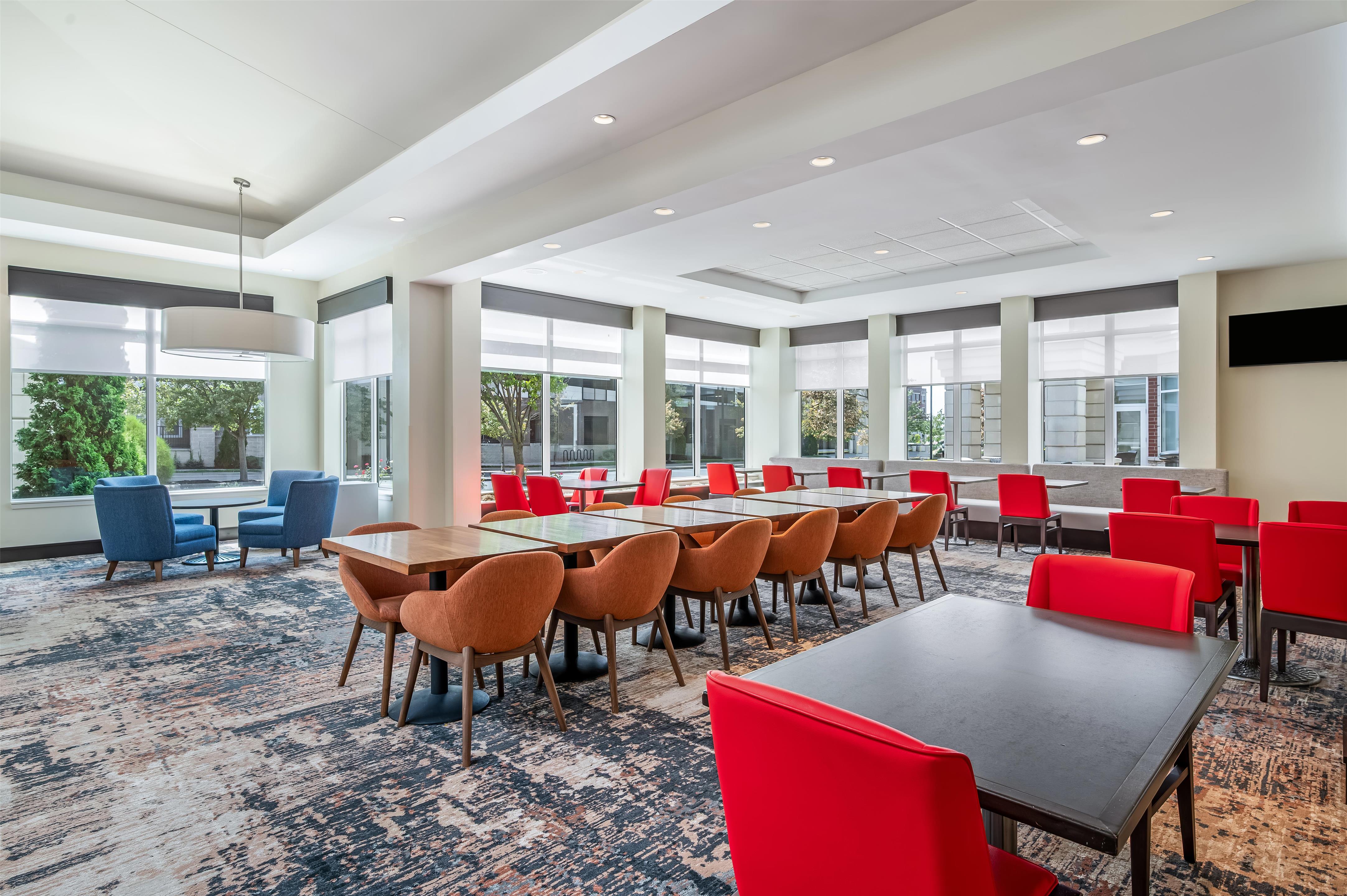 Restaurant | Hilton Garden Inn Dayton South-Austin Landing