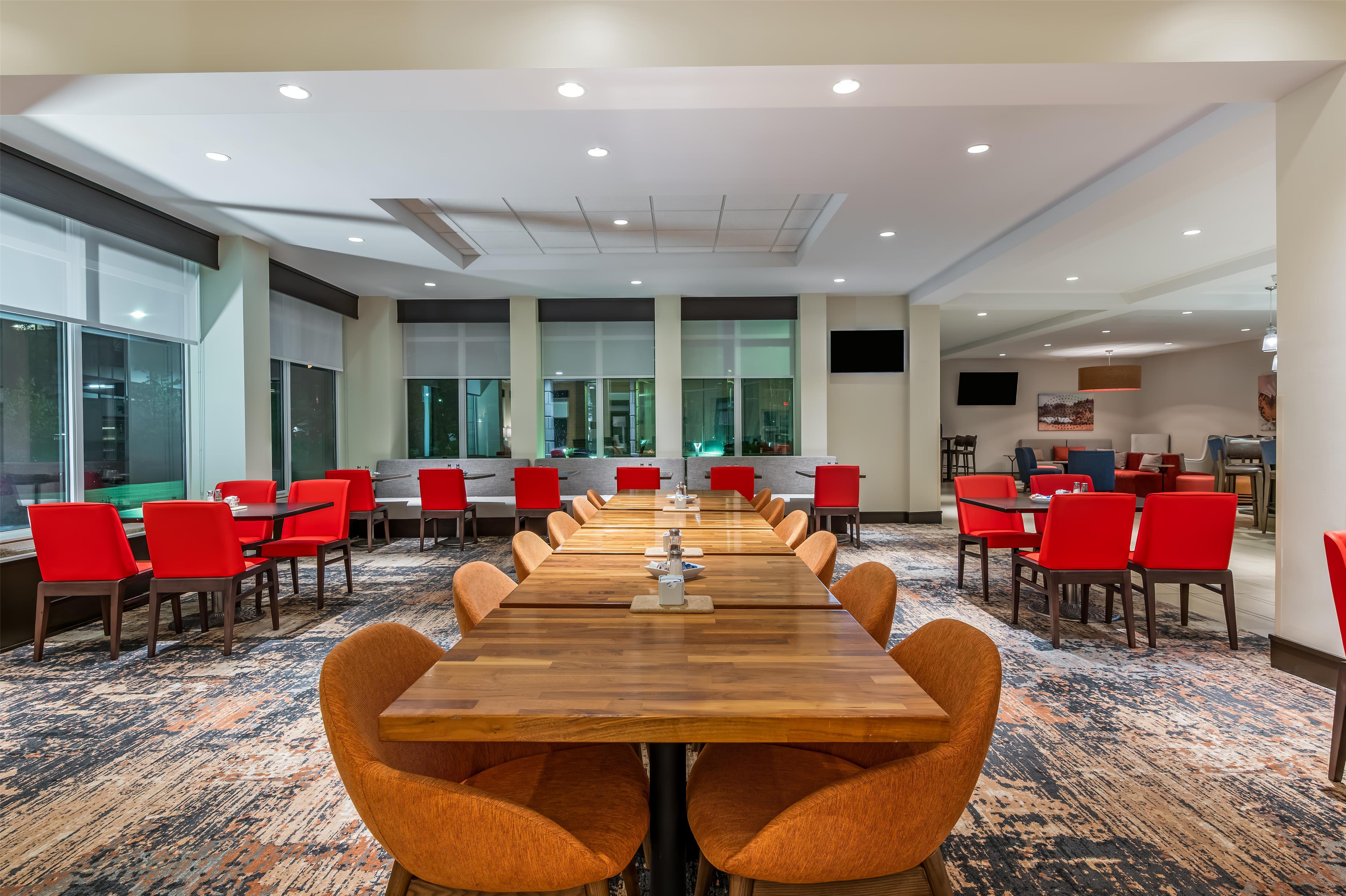 Restaurant | Hilton Garden Inn Dayton South-Austin Landing