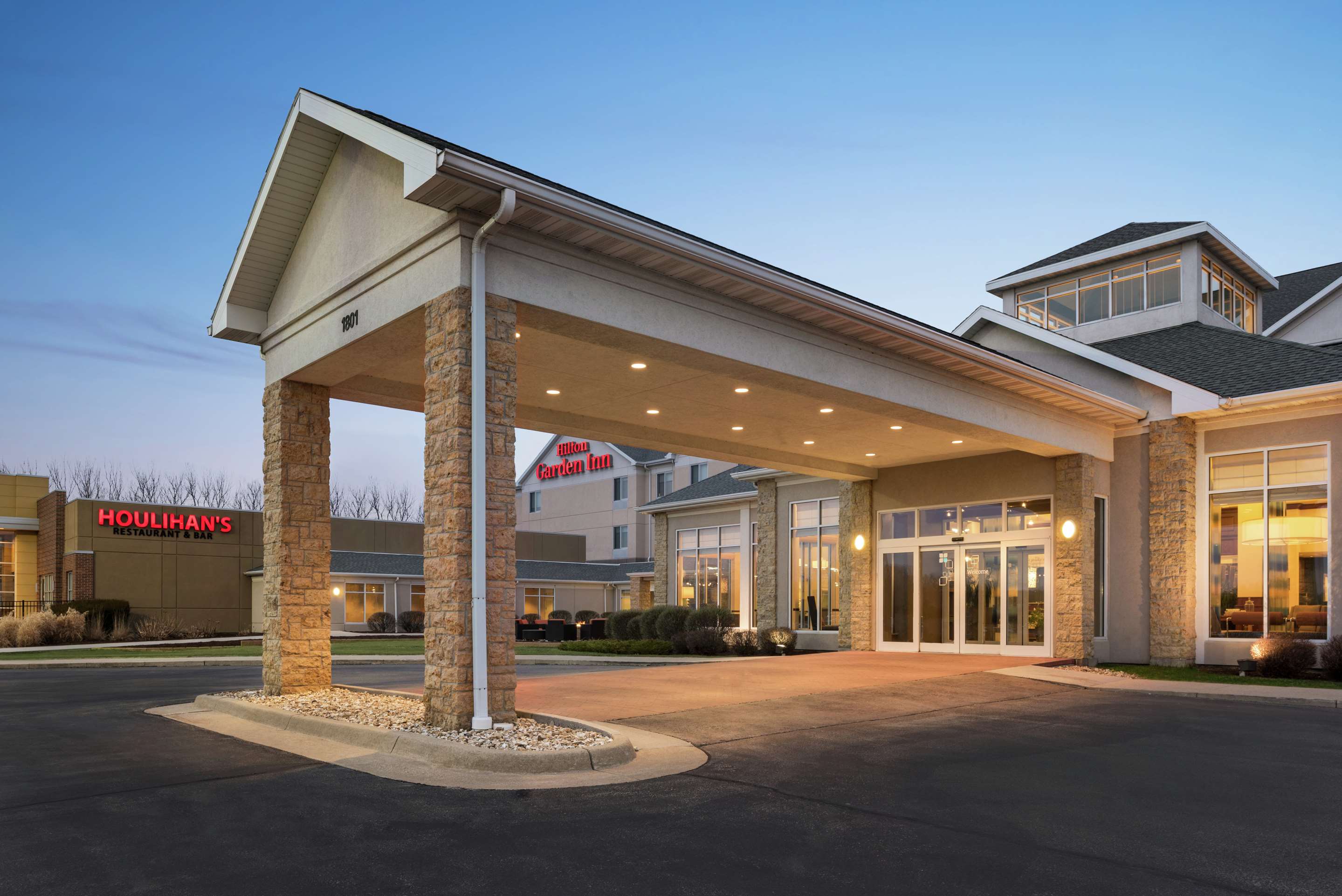 Exterior | Hilton Garden Inn Dubuque Downtown
