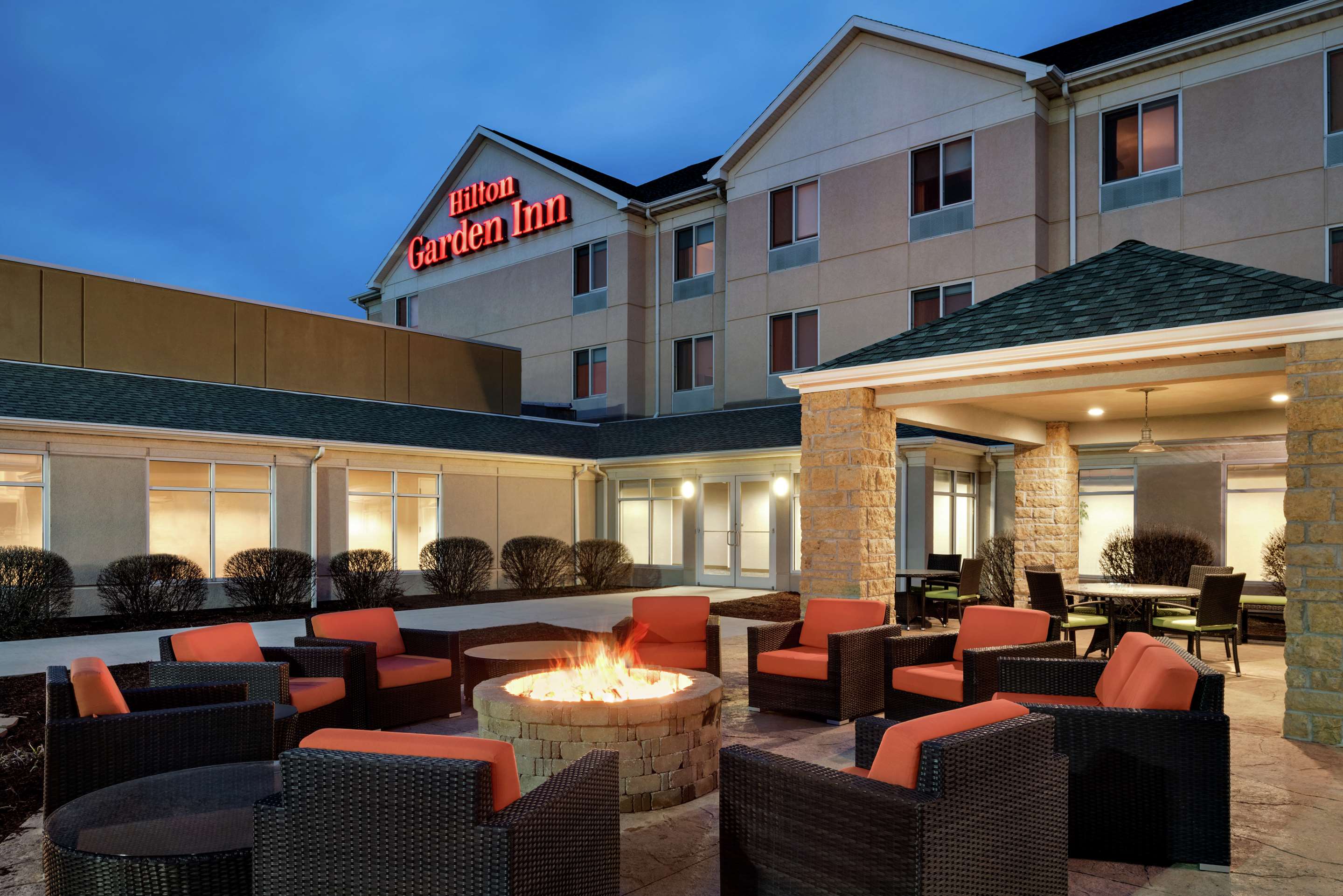 Exterior | Hilton Garden Inn Dubuque Downtown