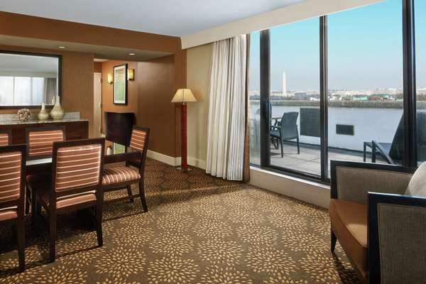  - DoubleTree by Hilton Hotel Arlington