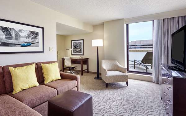  - DoubleTree by Hilton Hotel Arlington