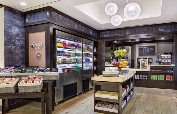 Restaurant - DoubleTree by Hilton Hotel Arlington