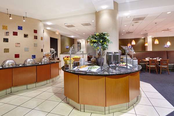 Amenities - DoubleTree by Hilton Hotel Arlington