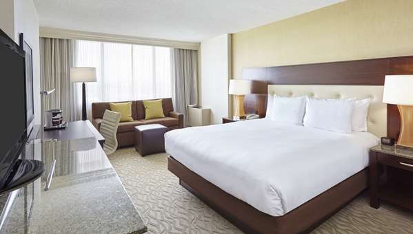  - DoubleTree by Hilton Hotel Arlington
