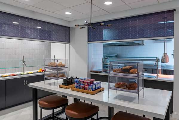 Amenities - Hilton Garden Inn Courthouse Plaza Arlington