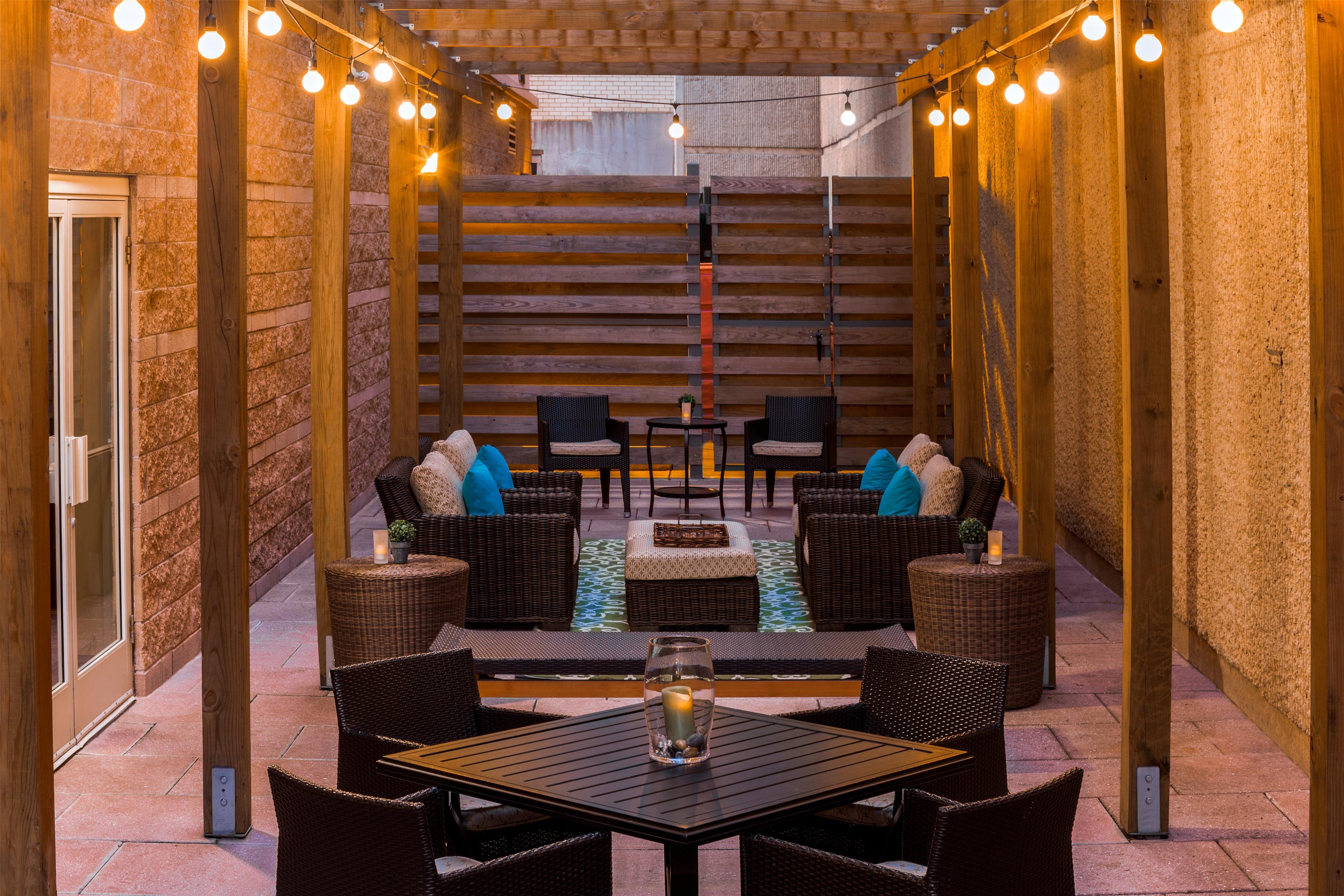 Exterior | Hilton Garden Inn Arlington/Courthouse Plaza