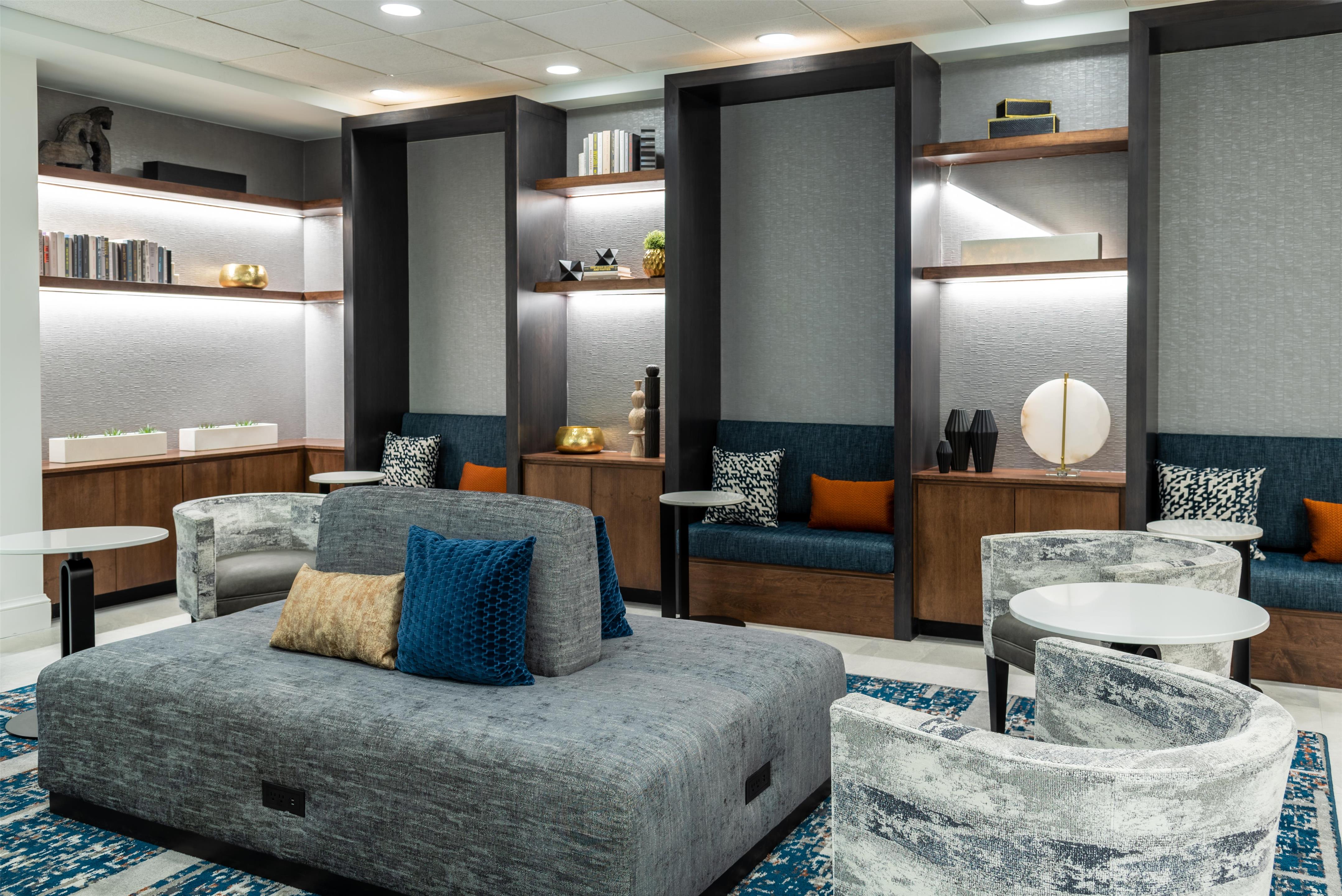 Lobby | Hilton Garden Inn Arlington/Courthouse Plaza