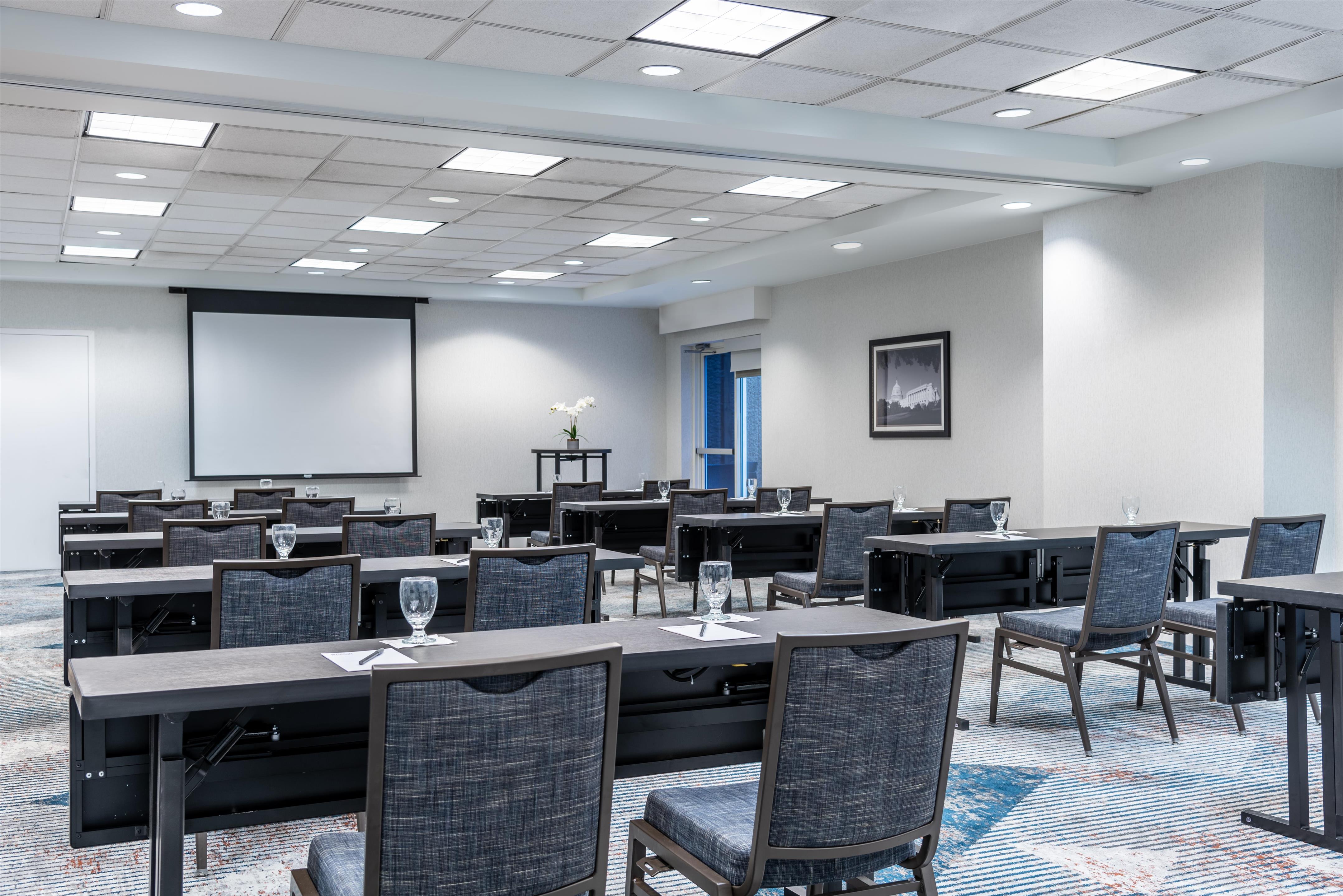 Meeting Room | Hilton Garden Inn Arlington/Courthouse Plaza