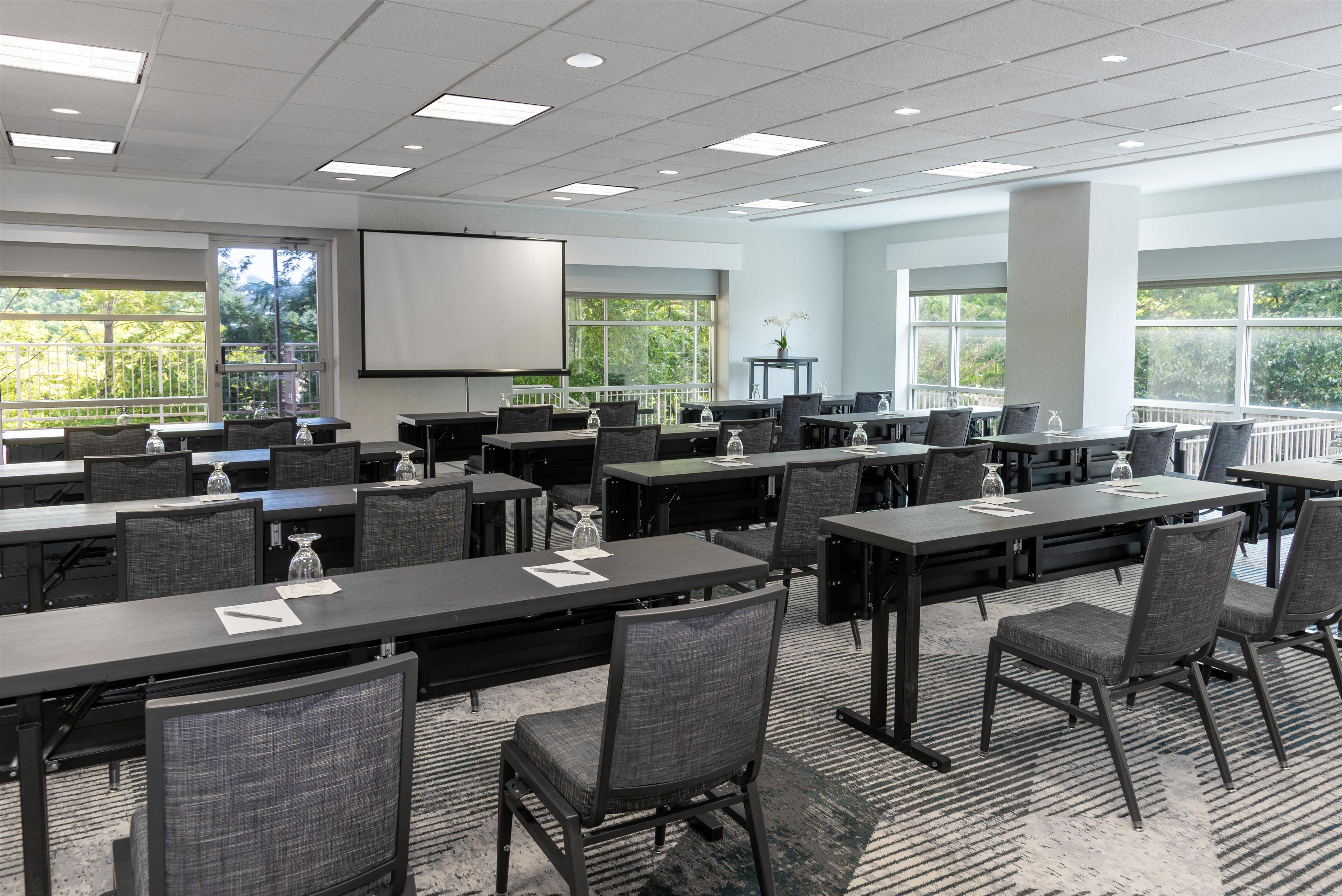 Meeting Room | Hilton Garden Inn Arlington/Courthouse Plaza