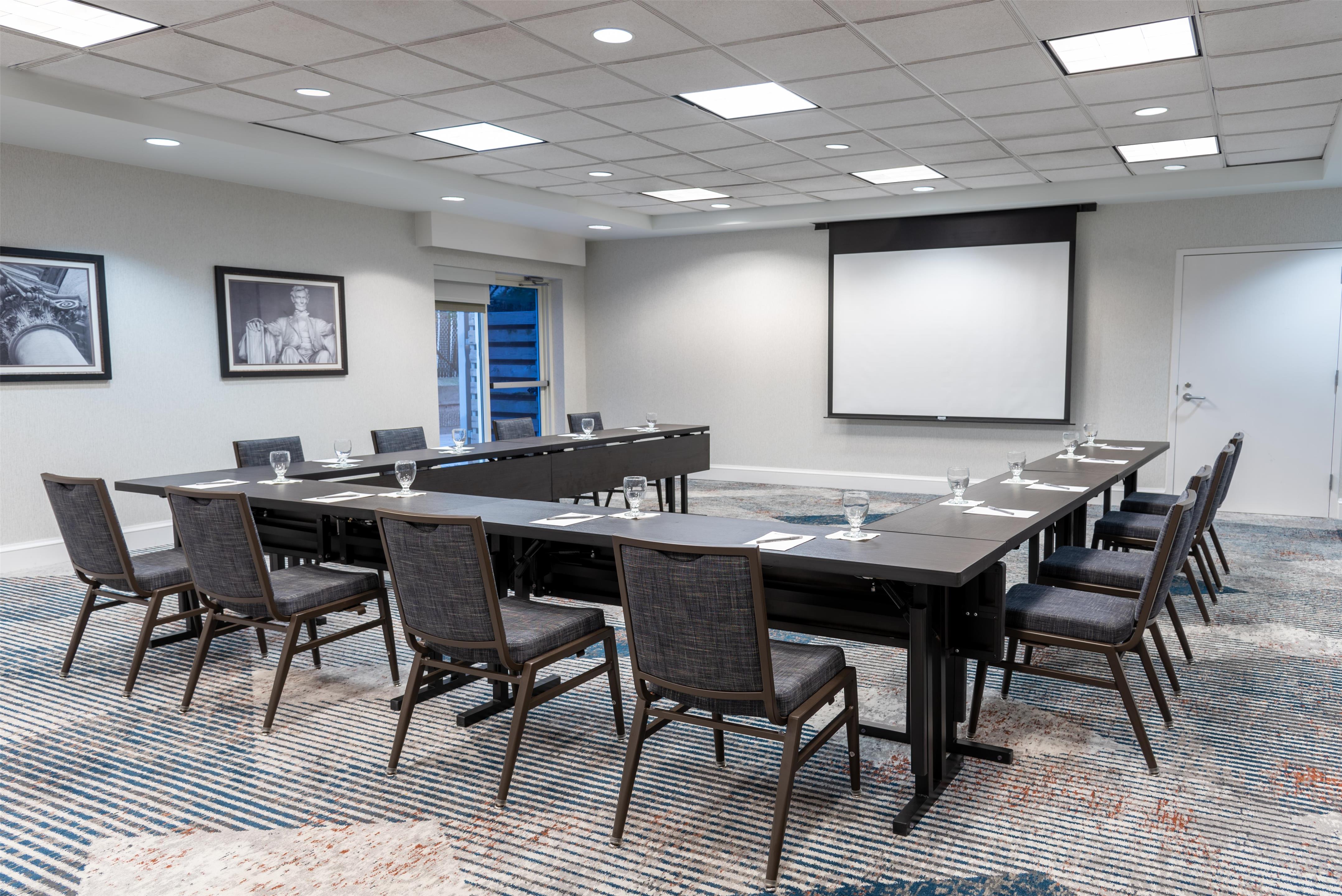 Meeting Room | Hilton Garden Inn Arlington/Courthouse Plaza
