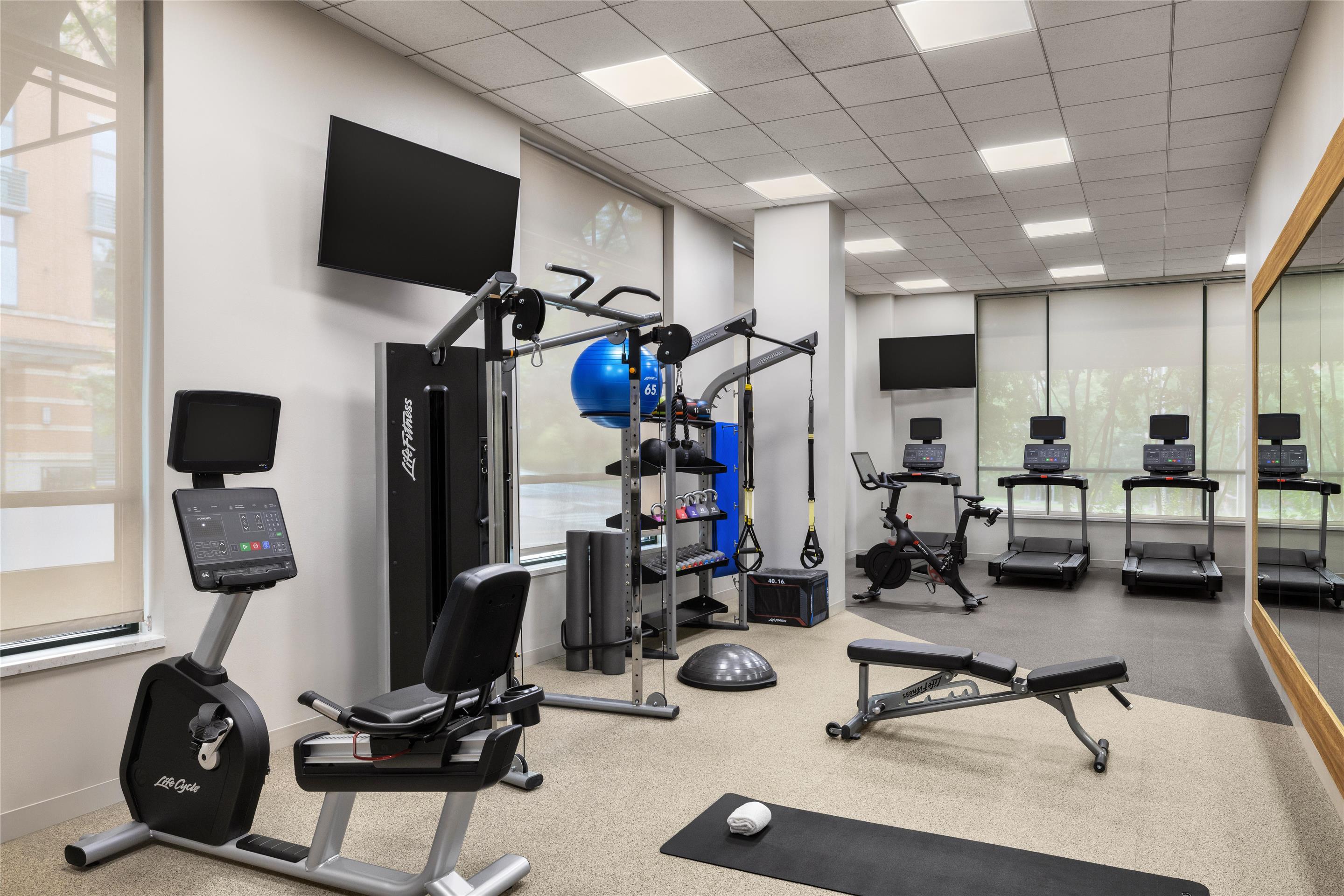 Health club fitness center gym | Hilton Garden Inn Arlington-Shirlington