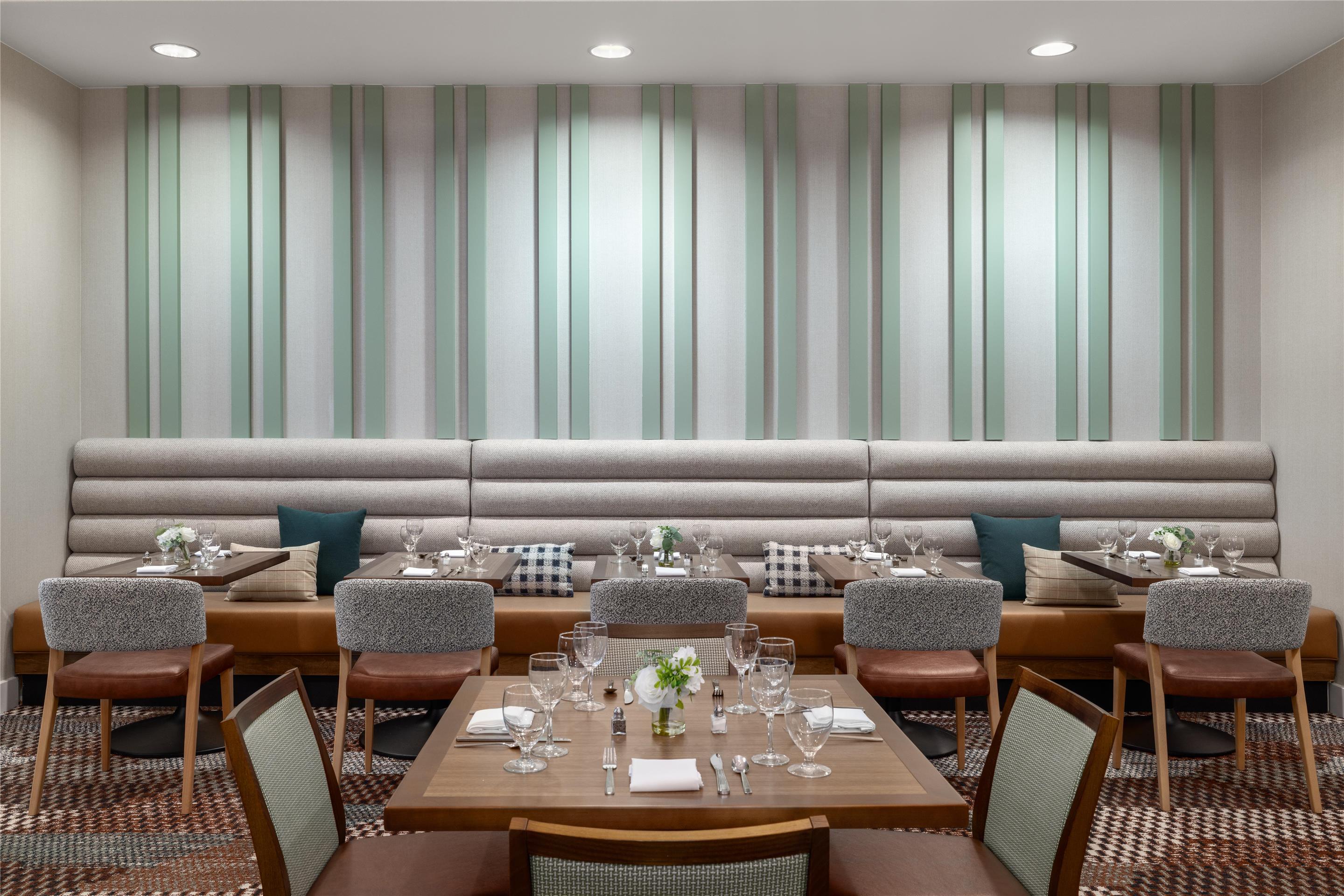 Restaurant | Hilton Garden Inn Arlington-Shirlington