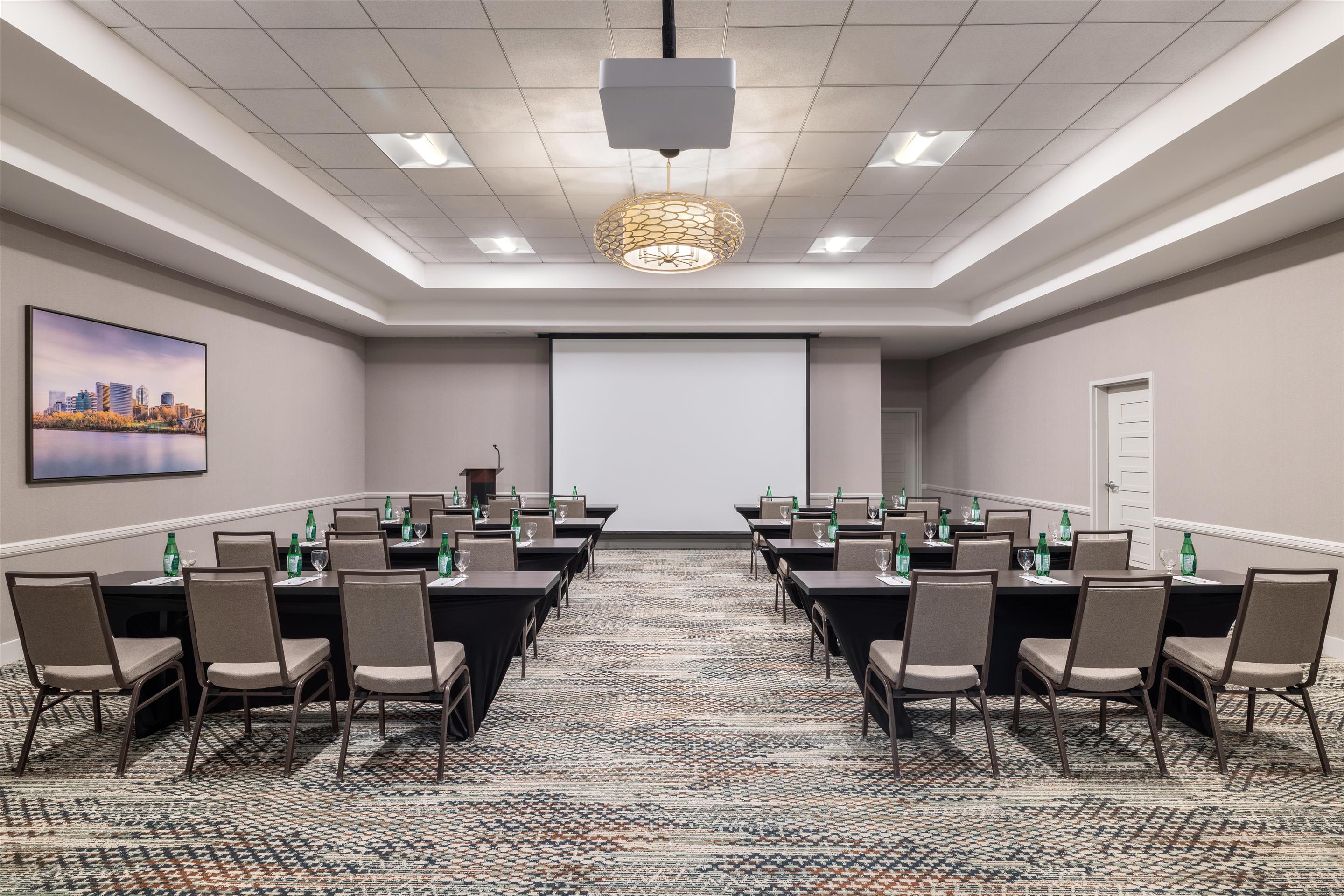 Meeting Room | Hilton Garden Inn Arlington-Shirlington