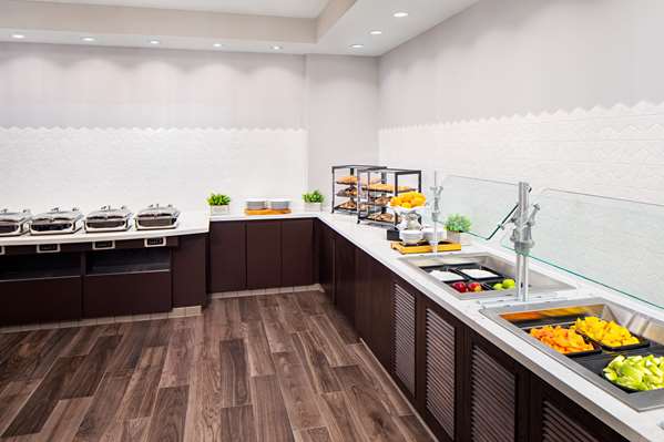 Amenities - Hilton Garden Inn Downtown DC