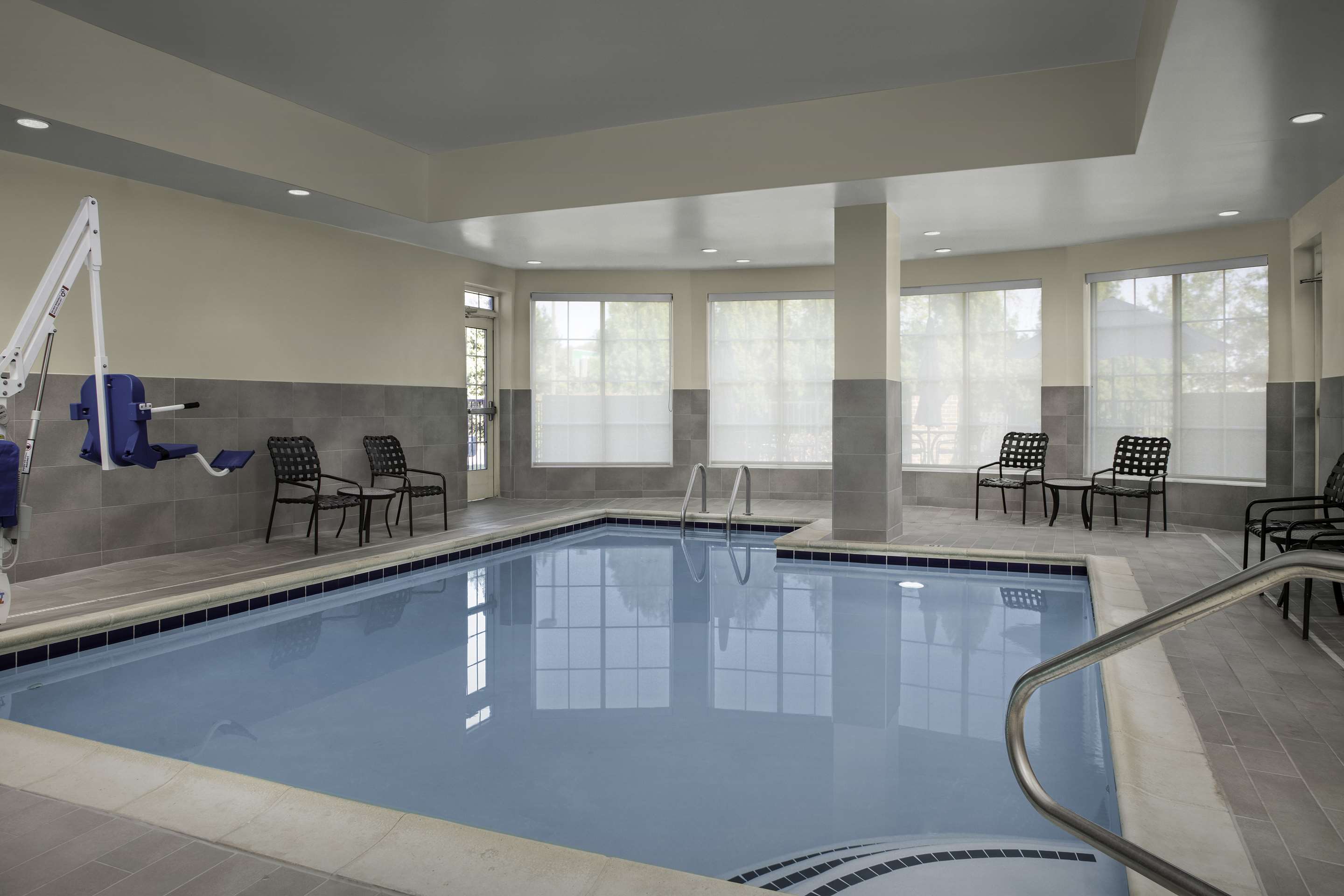 Pool | Hilton Garden Inn Fredericksburg