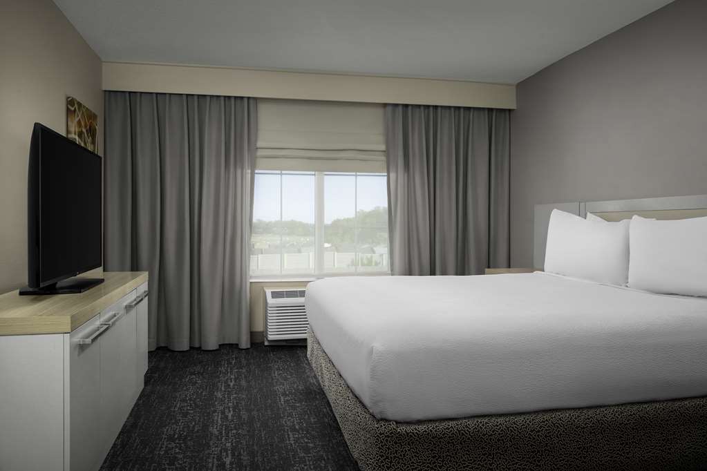 Hilton Garden Inn Fredericksburg - Tap to explore photos