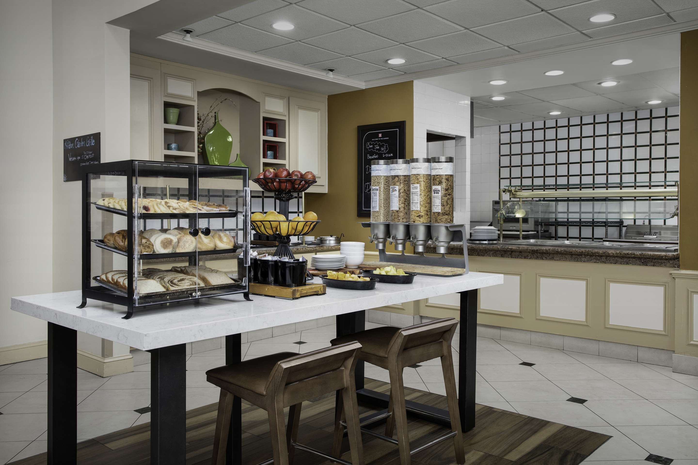 Breakfast Area | Hilton Garden Inn Fredericksburg