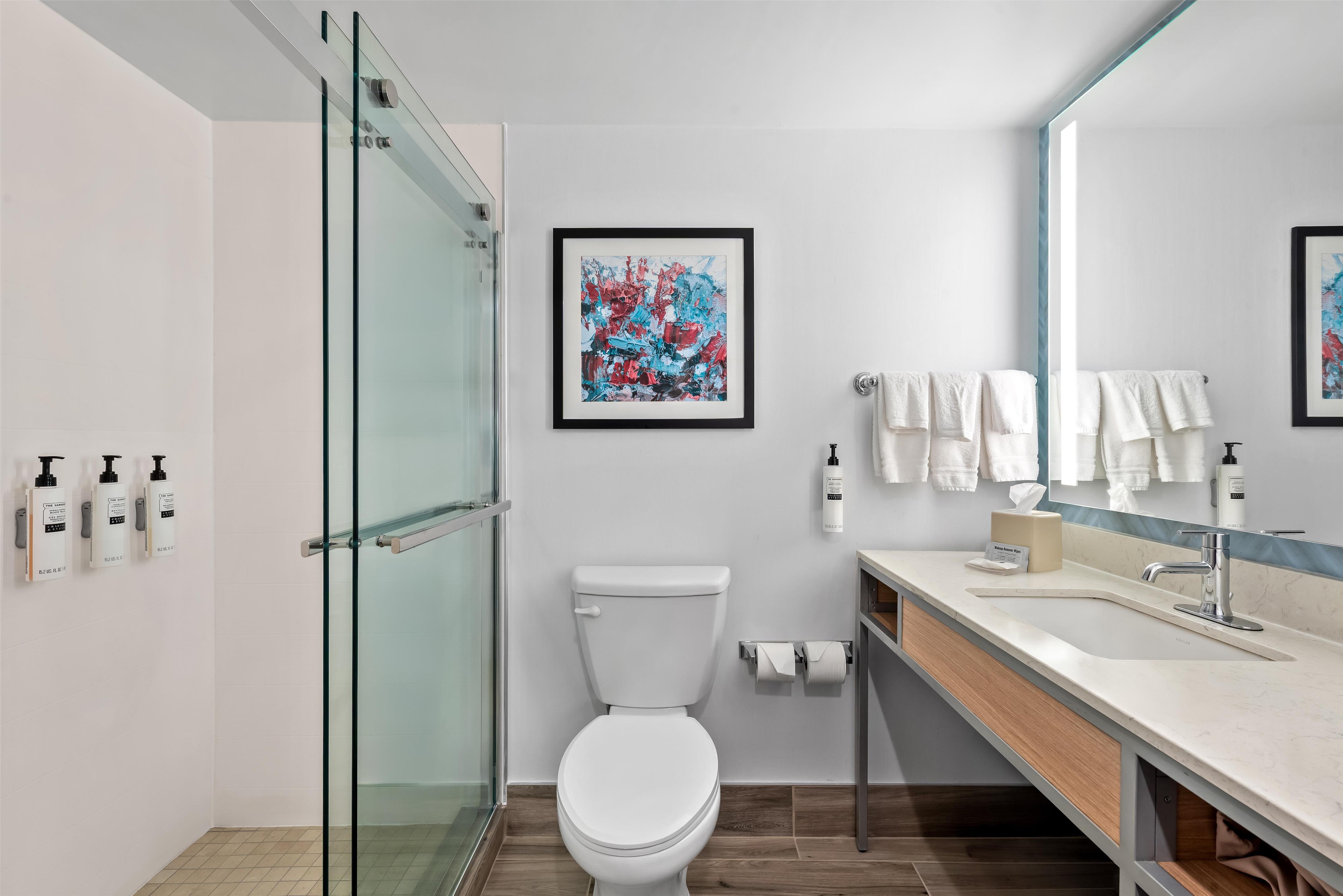 Guest room bath