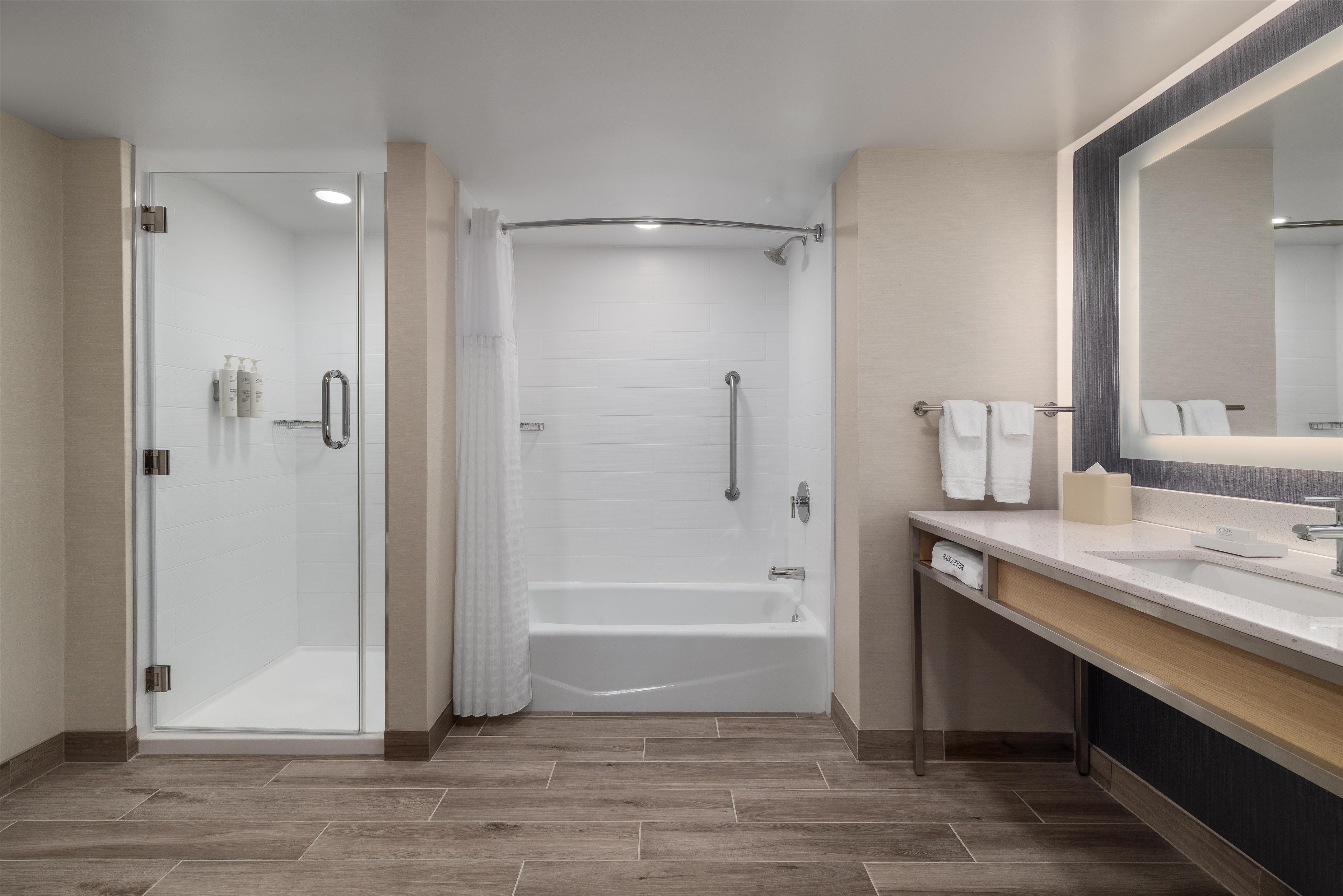 Guest room bath