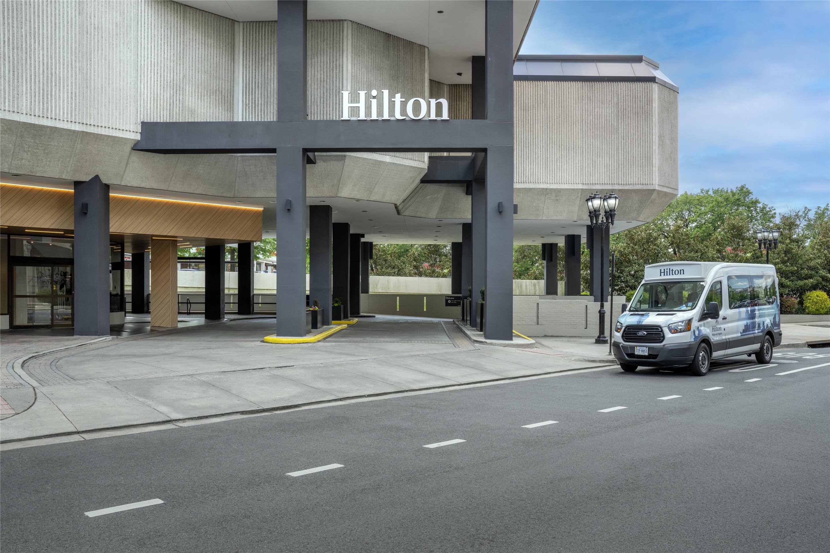 Exterior | Hilton Arlington National Landing