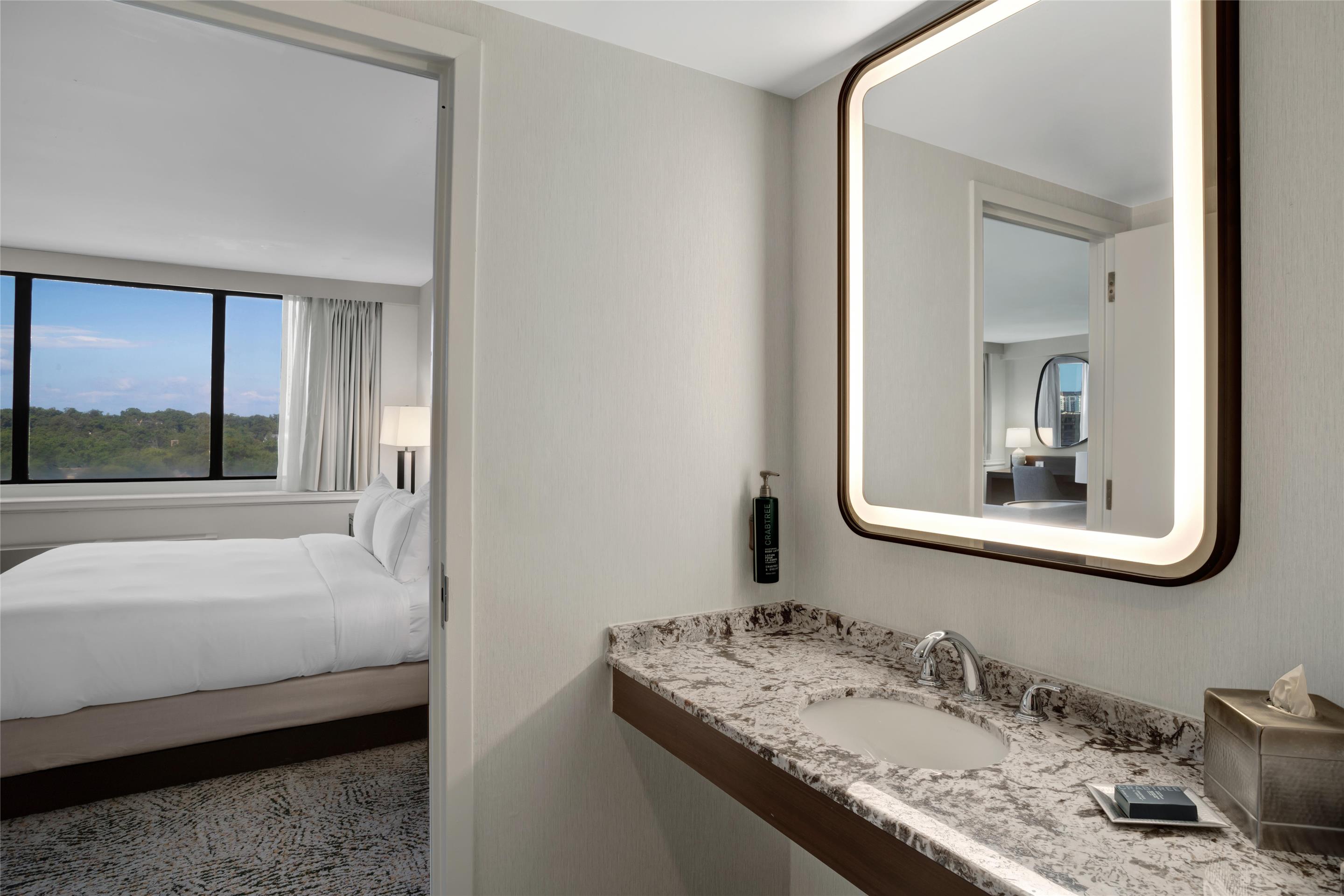 Guest room bath