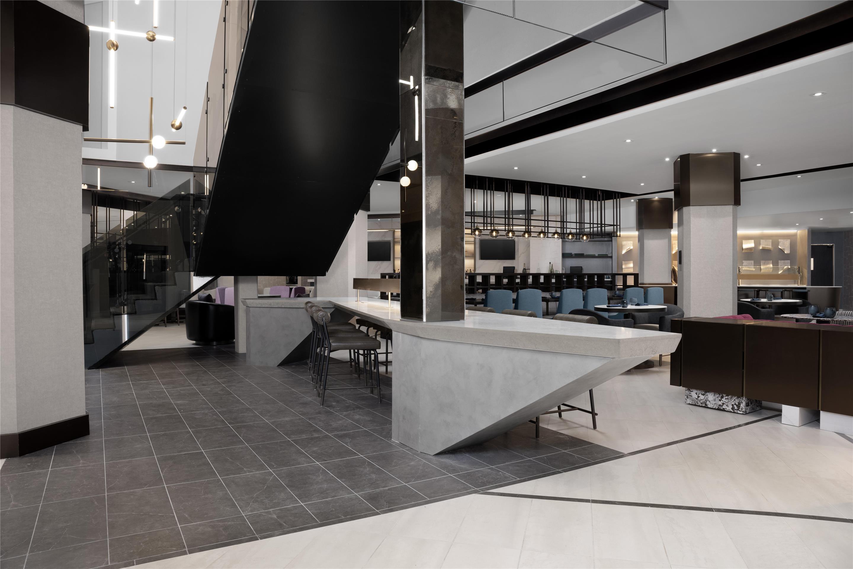 Lobby | Hilton Arlington National Landing