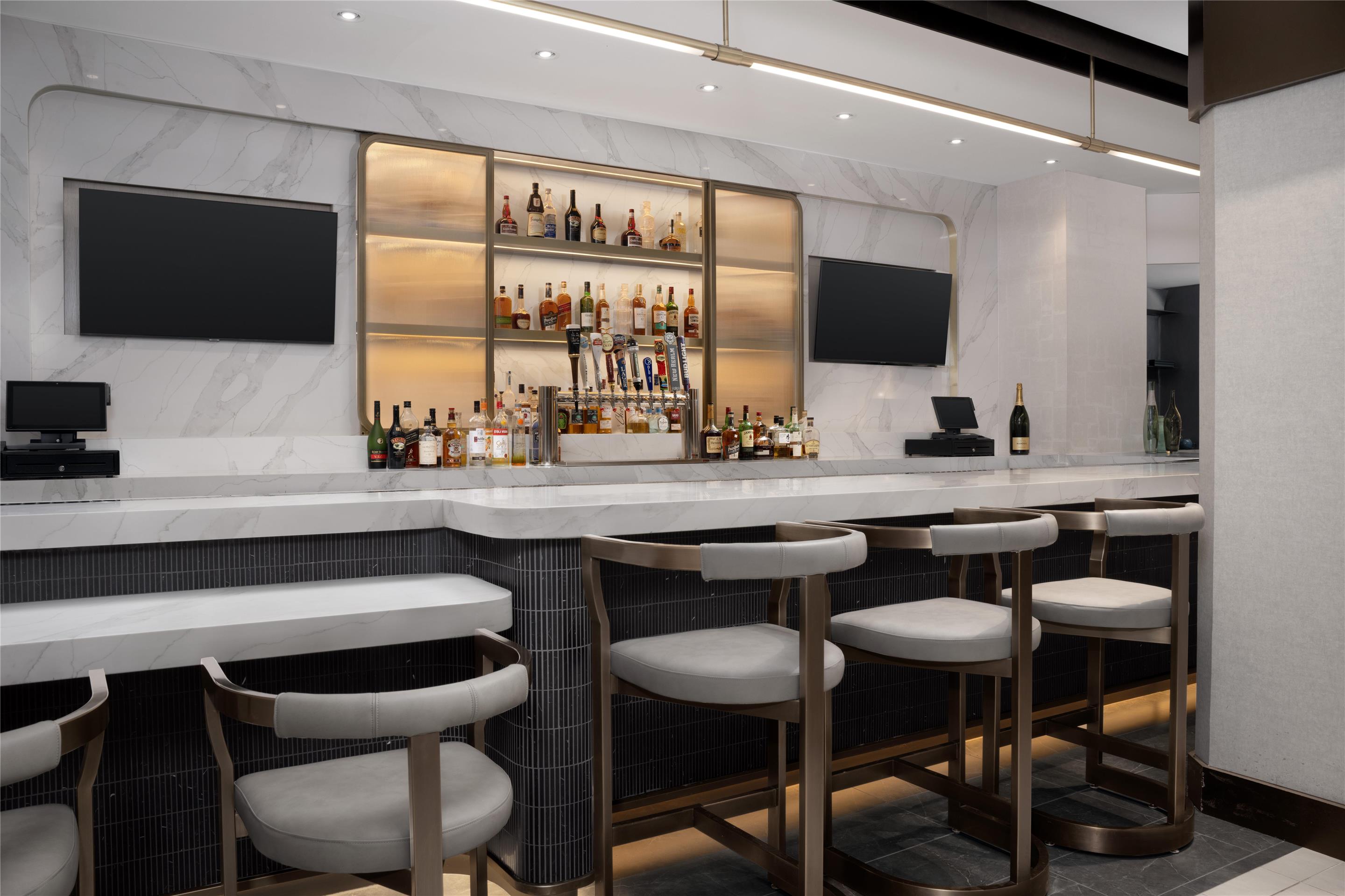 BarLounge | Hilton Arlington National Landing