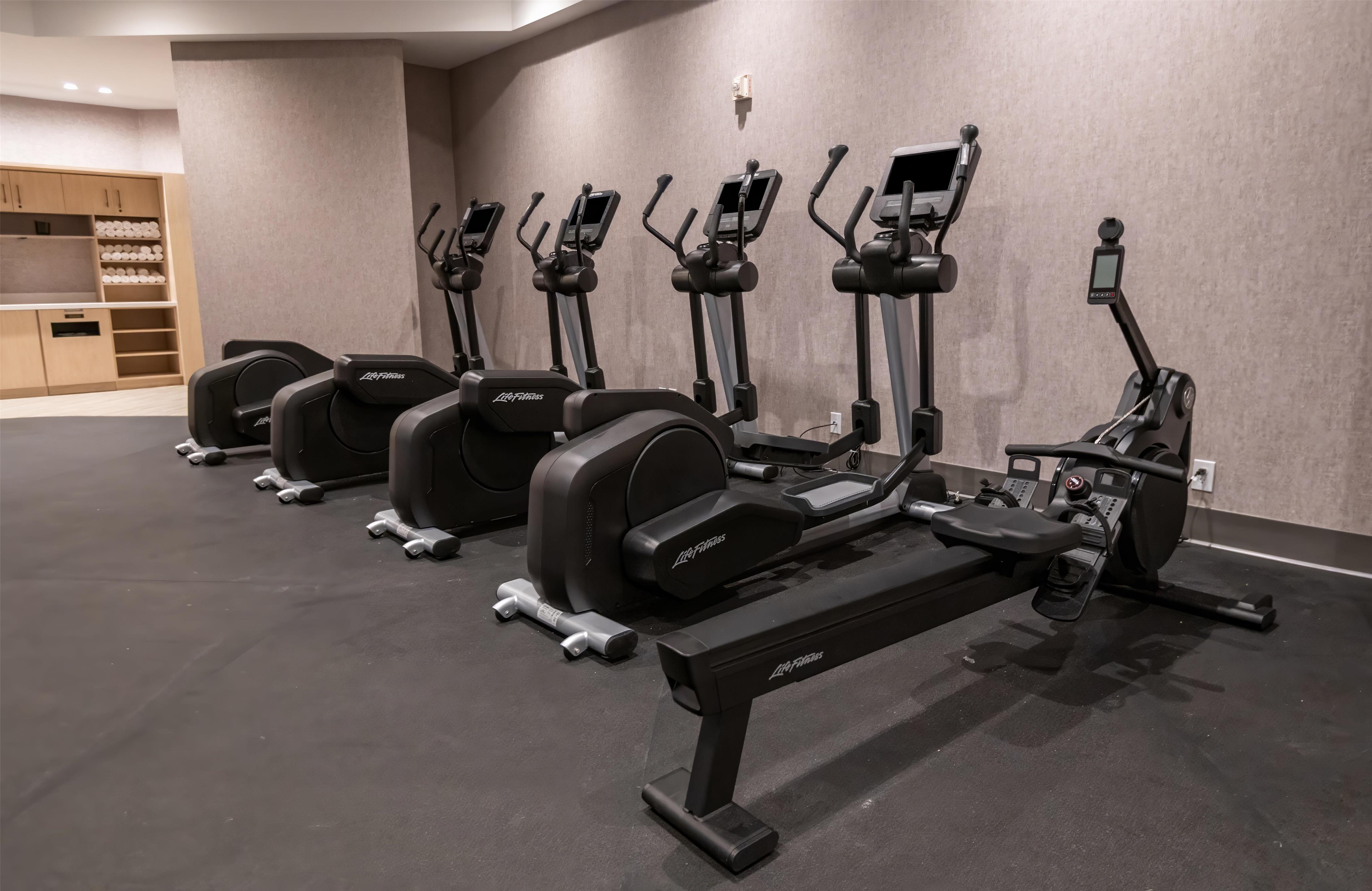 Health club fitness center gym | Hilton Arlington National Landing
