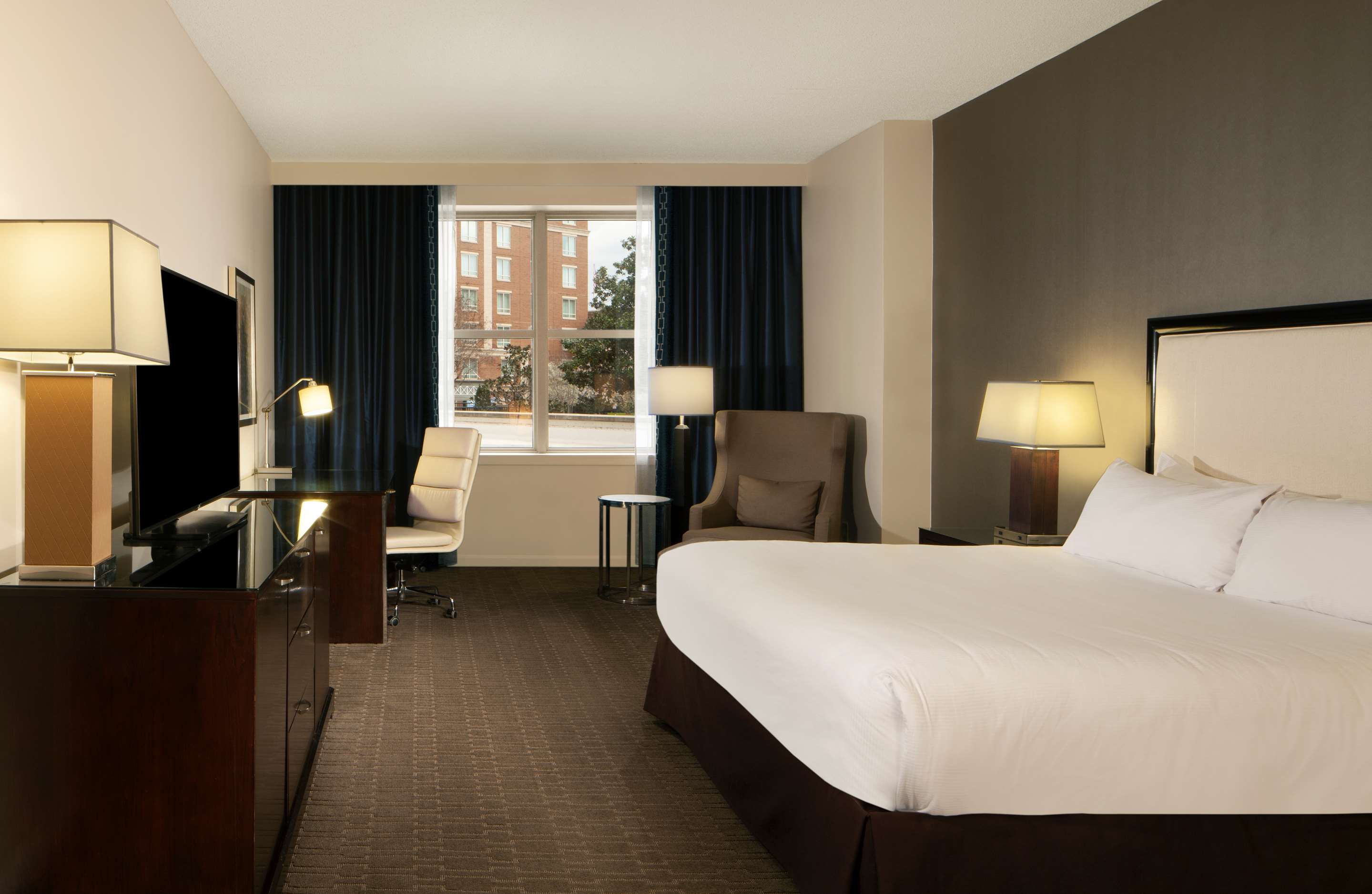 1 King Bed Deluxe Room