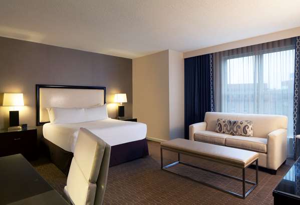  - Hilton Hotel Old Town Alexandria - I-95 & I-495, Exit 176B