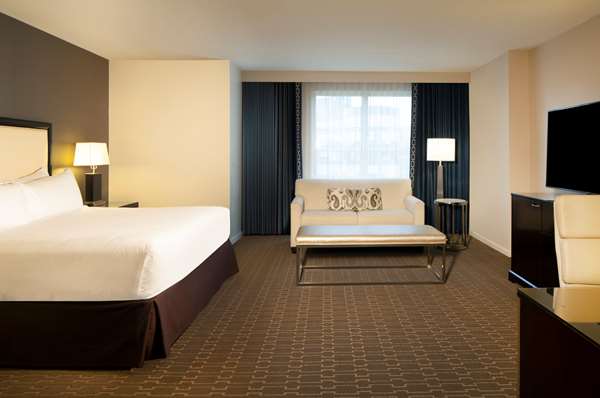  - Hilton Hotel Old Town Alexandria - I-95 & I-495, Exit 176B