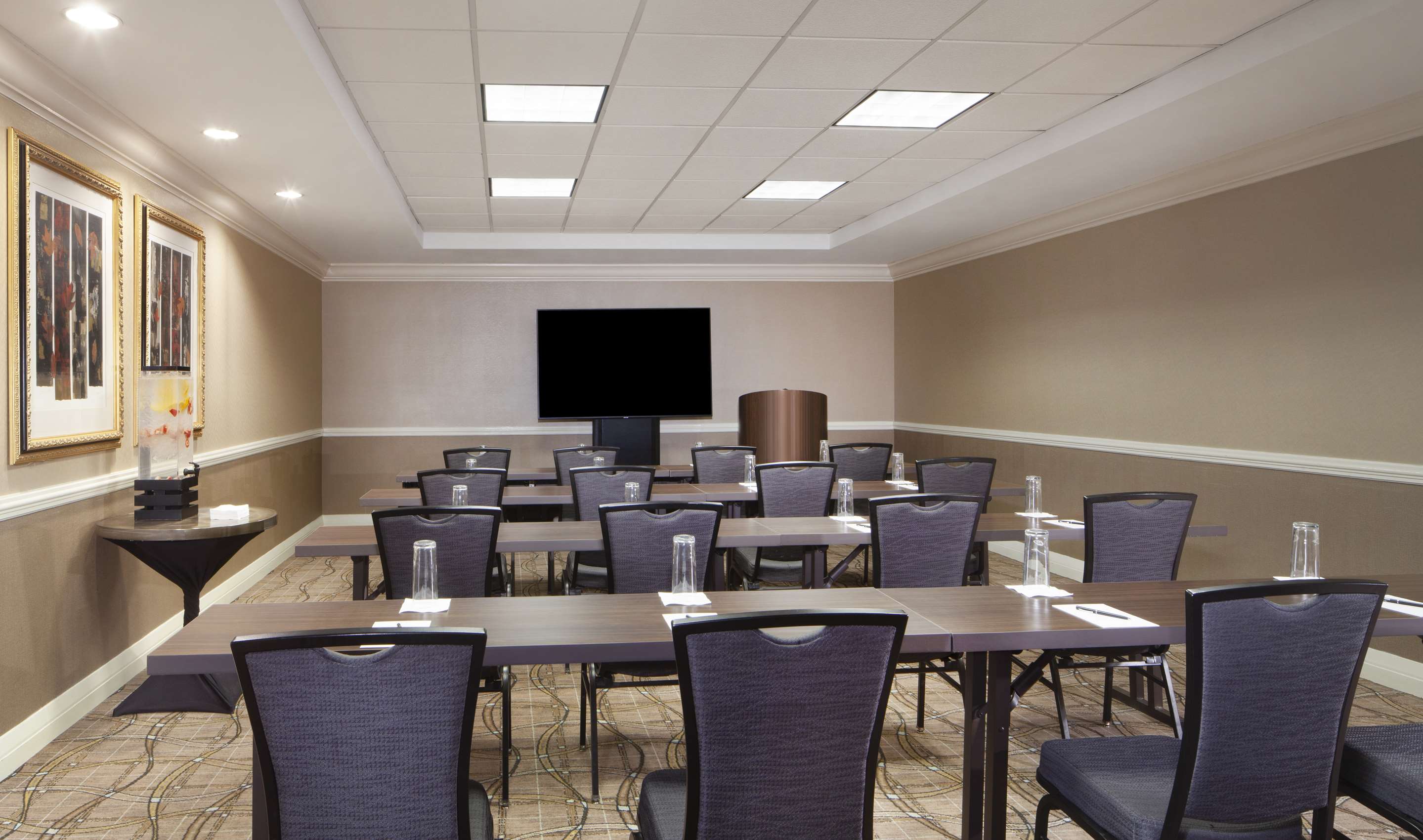 Meeting Room | Hilton Alexandria Old Town