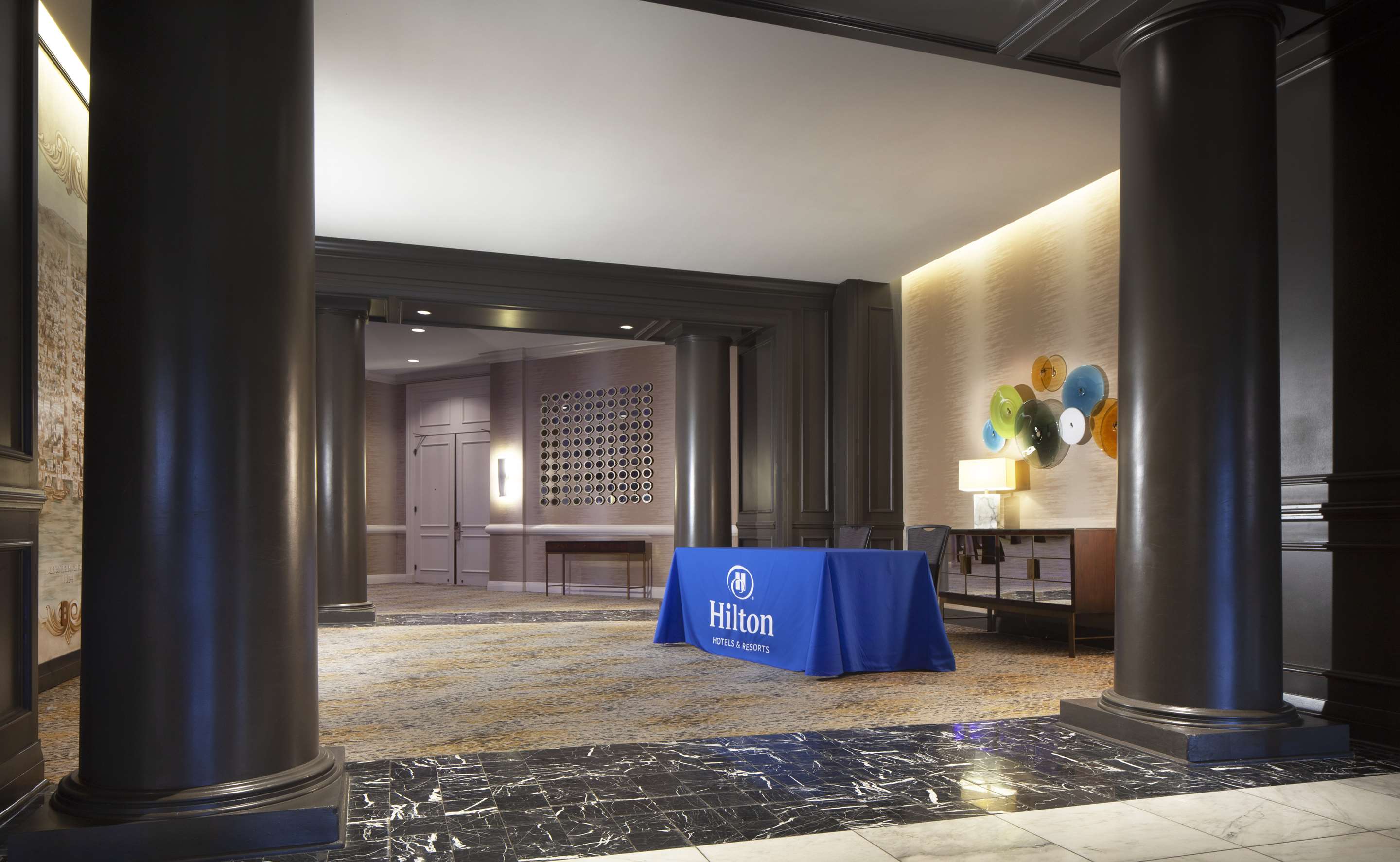 Lobby | Hilton Alexandria Old Town