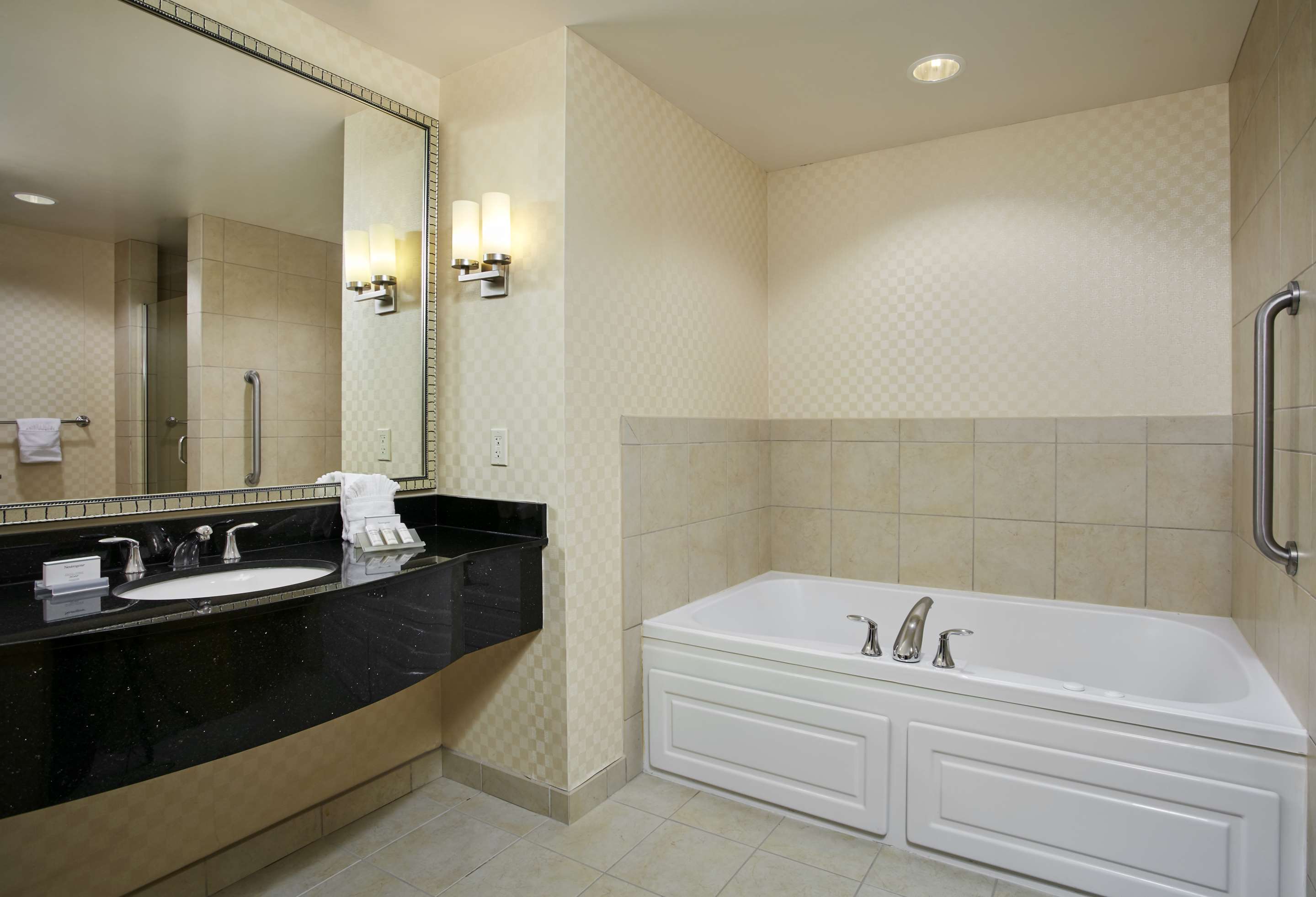 Guest room bath