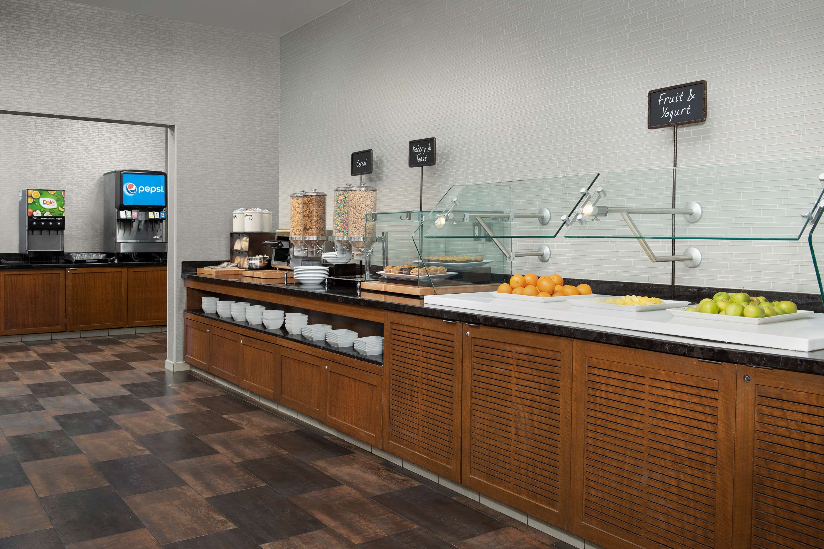 Breakfast Area | Embassy Suites by Hilton Springfield