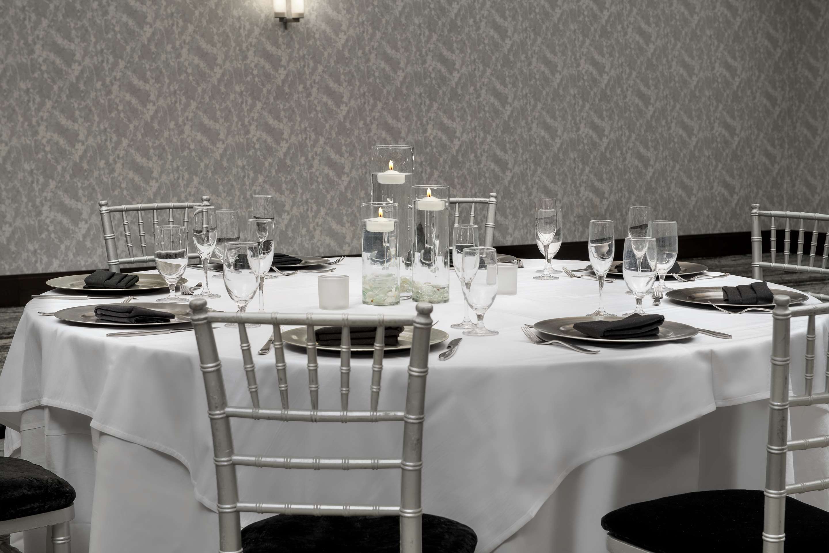 Meeting Room | Embassy Suites by Hilton Springfield