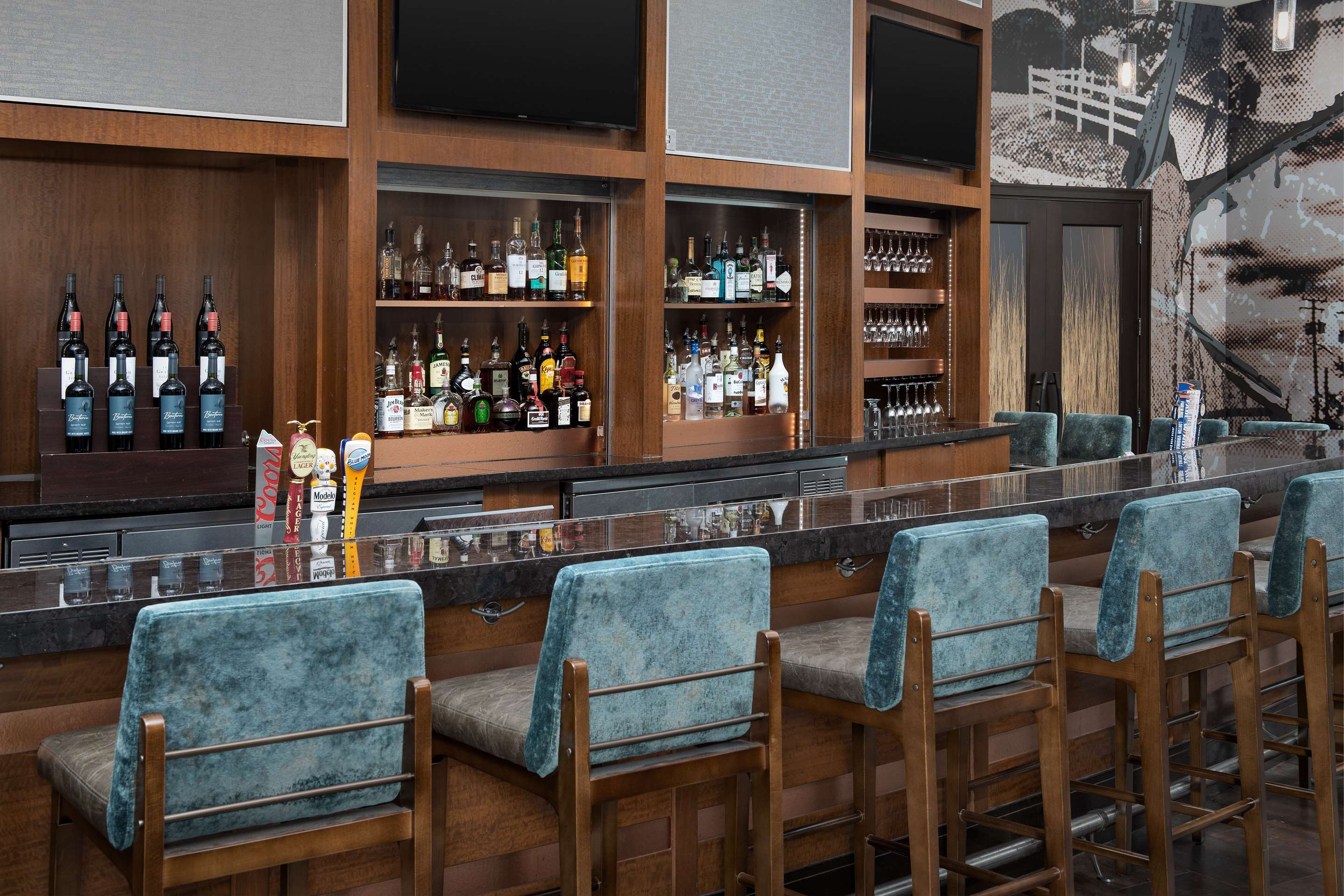 BarLounge | Embassy Suites by Hilton Springfield
