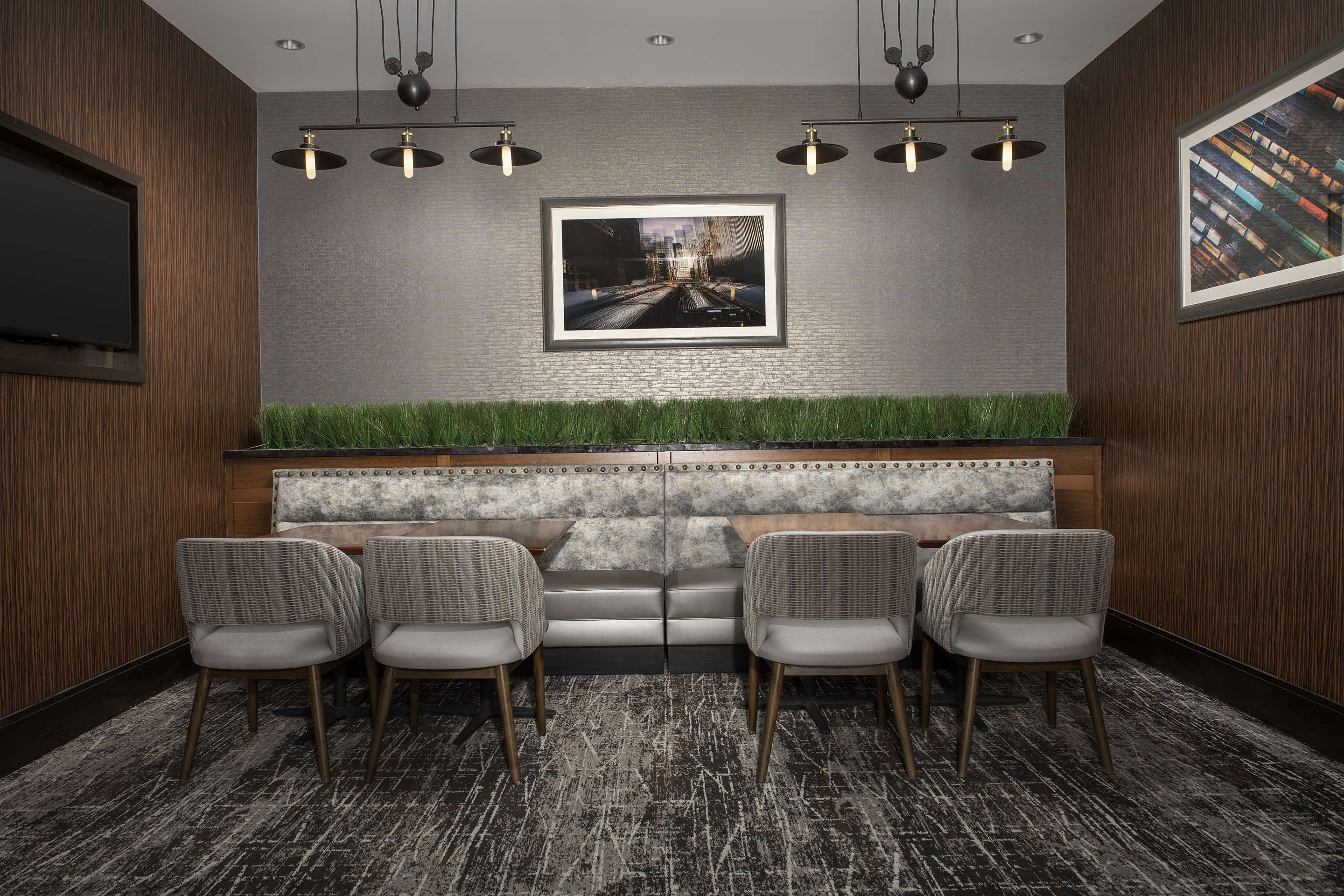 BarLounge | Embassy Suites by Hilton Springfield