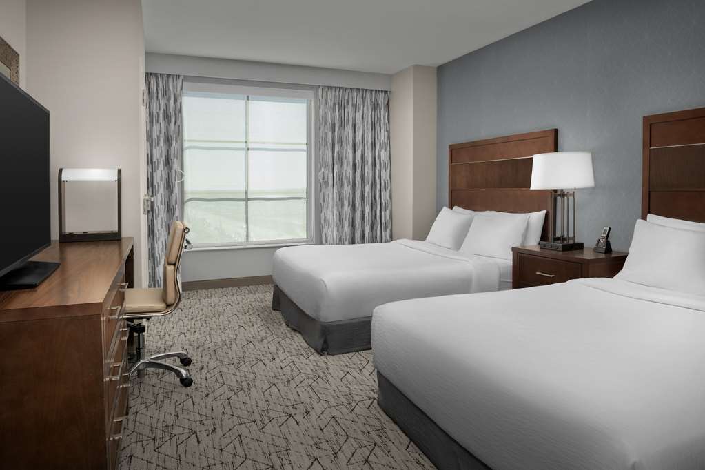 Embassy Suites Springfield - Tap to explore photos