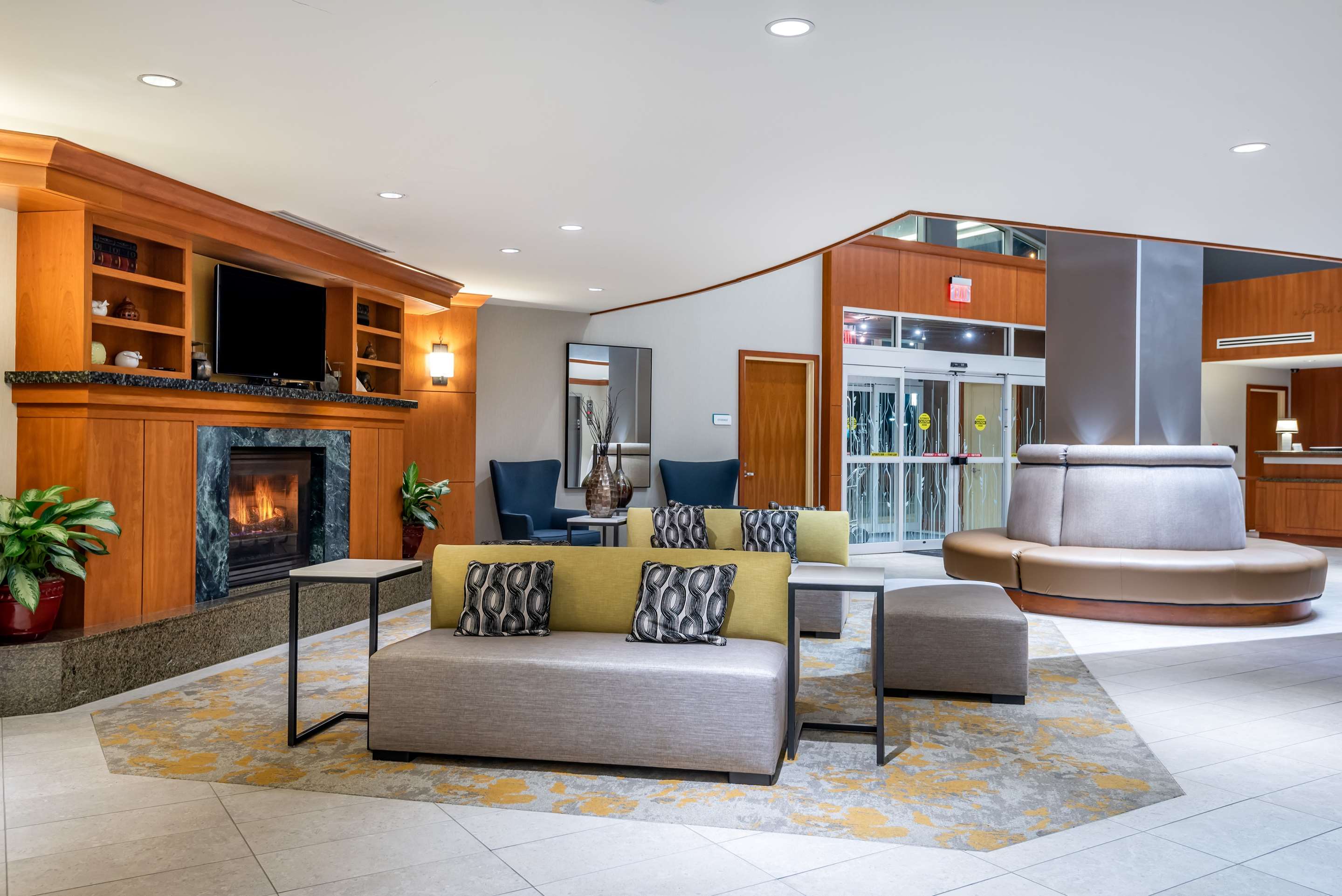 Lobby | Hilton Garden Inn Tysons Corner