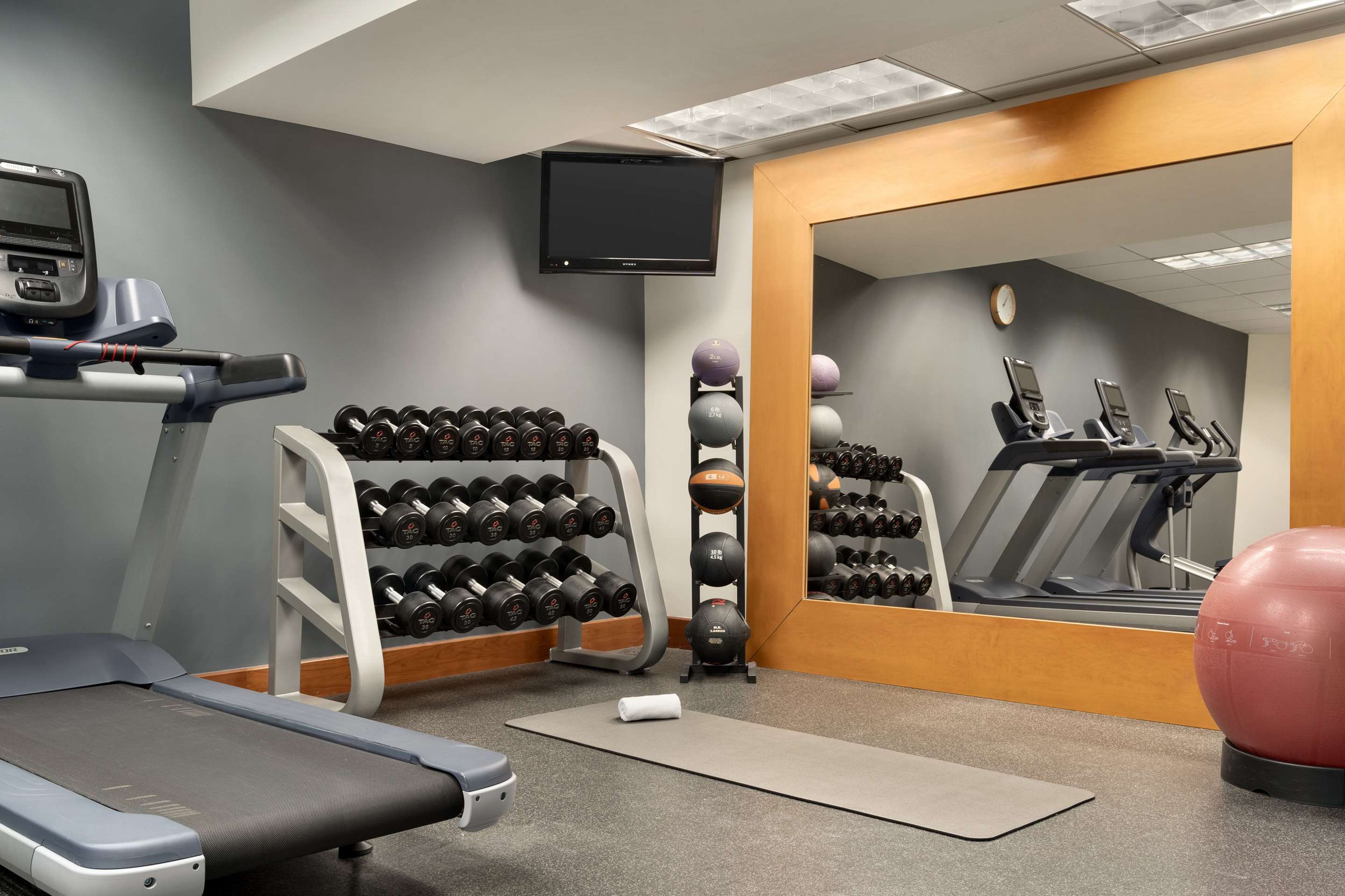 Health club fitness center gym | Hilton Garden Inn Tysons Corner