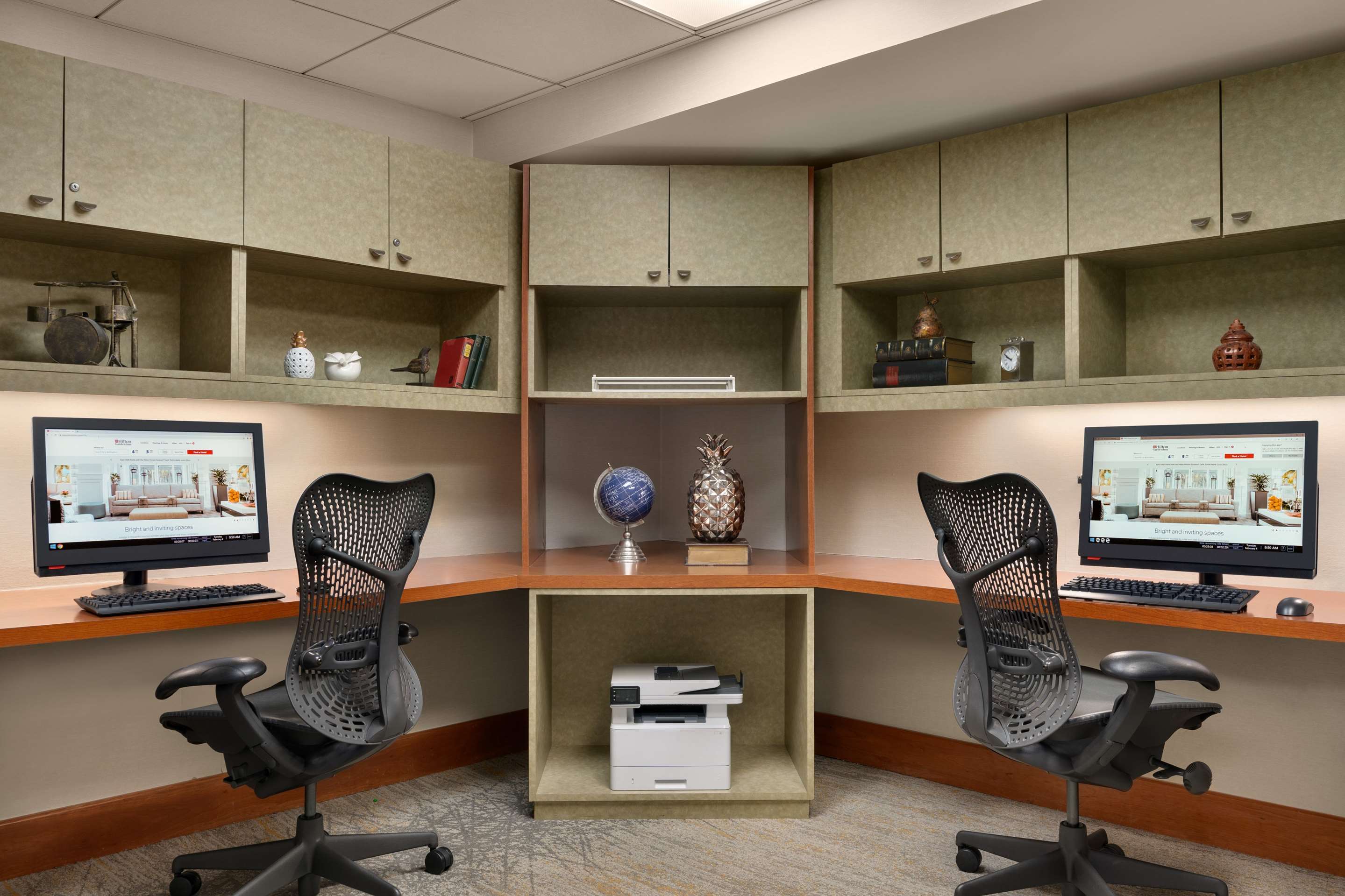 Business Center | Hilton Garden Inn Tysons Corner