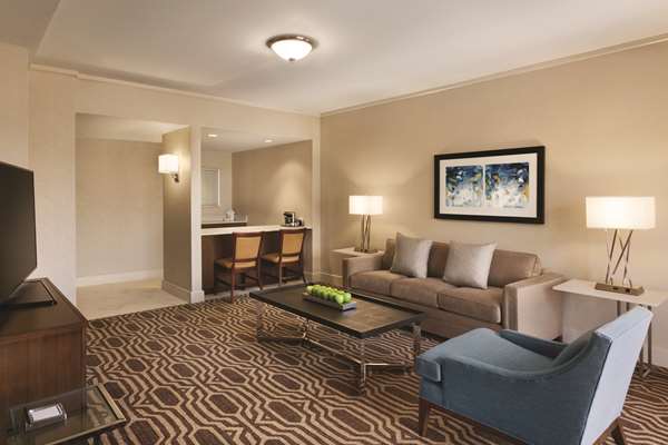  - Hilton Place Hotel Dedham - I-95, Exit 28